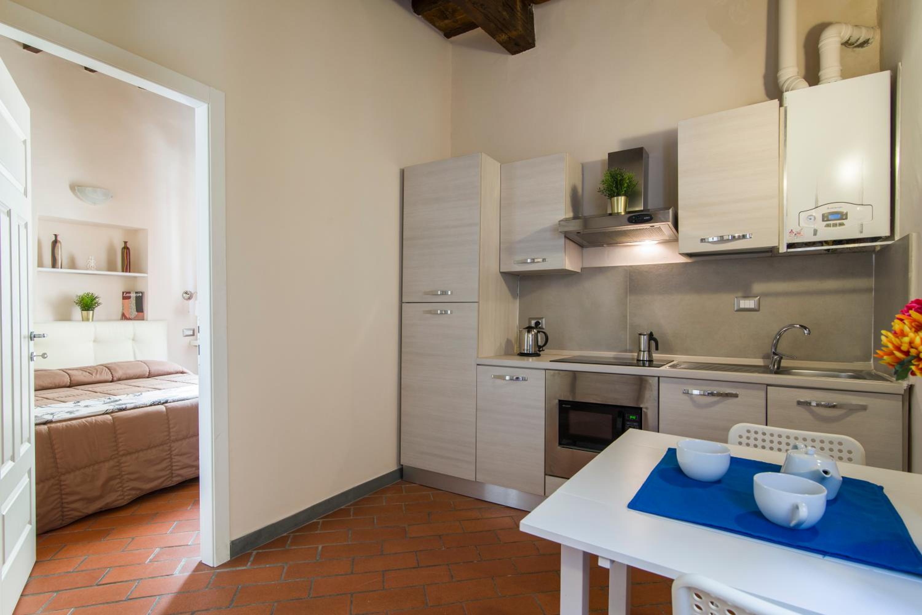 GuestHost - Ponte Vecchio Central Flats