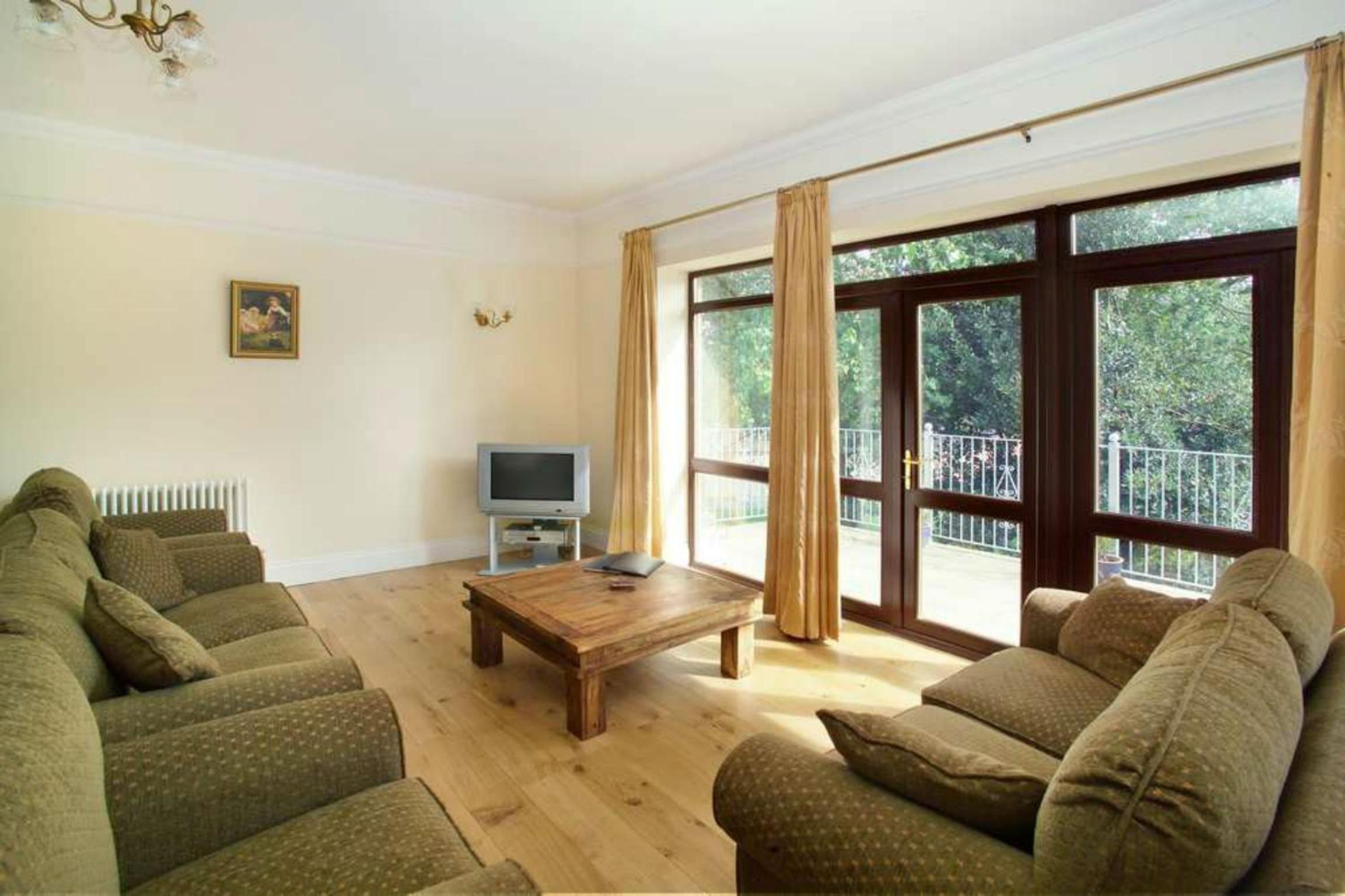 Godshill Park Cottages view 4