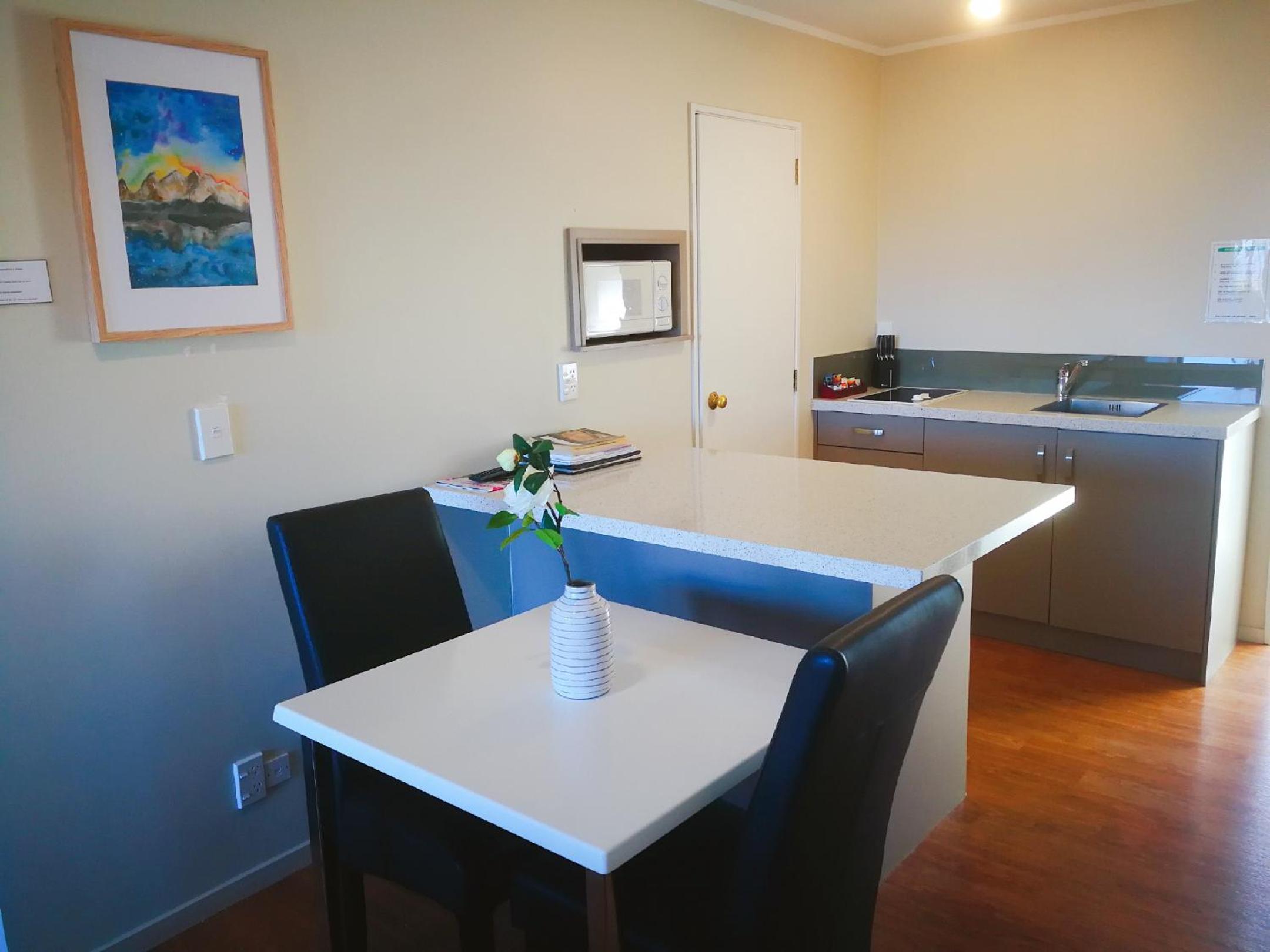 Le Chalet Suisse Motel Taupo