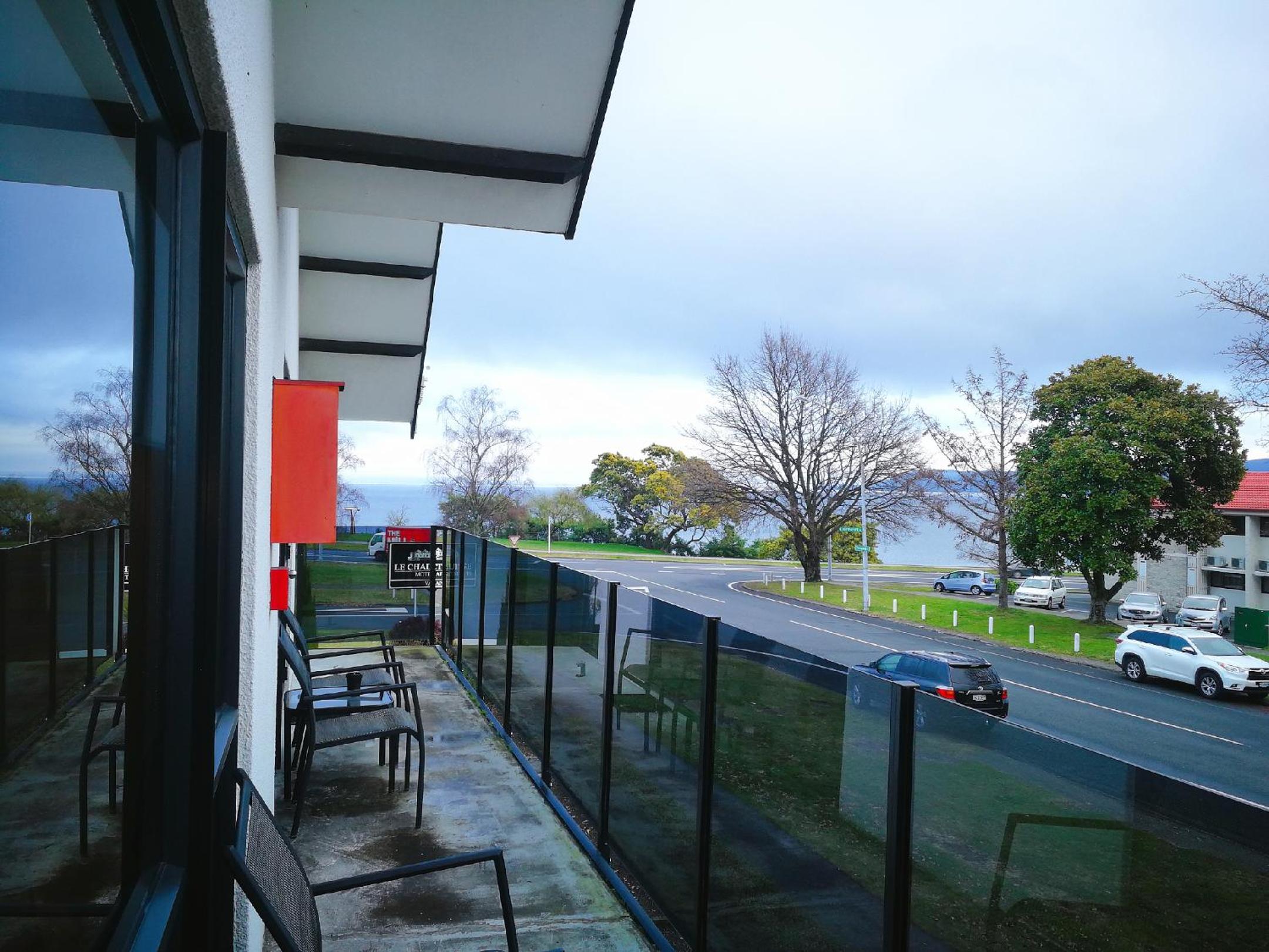 Le Chalet Suisse Motel Taupo — photo 16