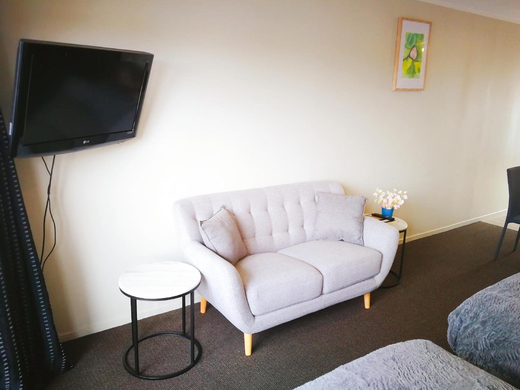 Le Chalet Suisse Motel Taupo — photo 25