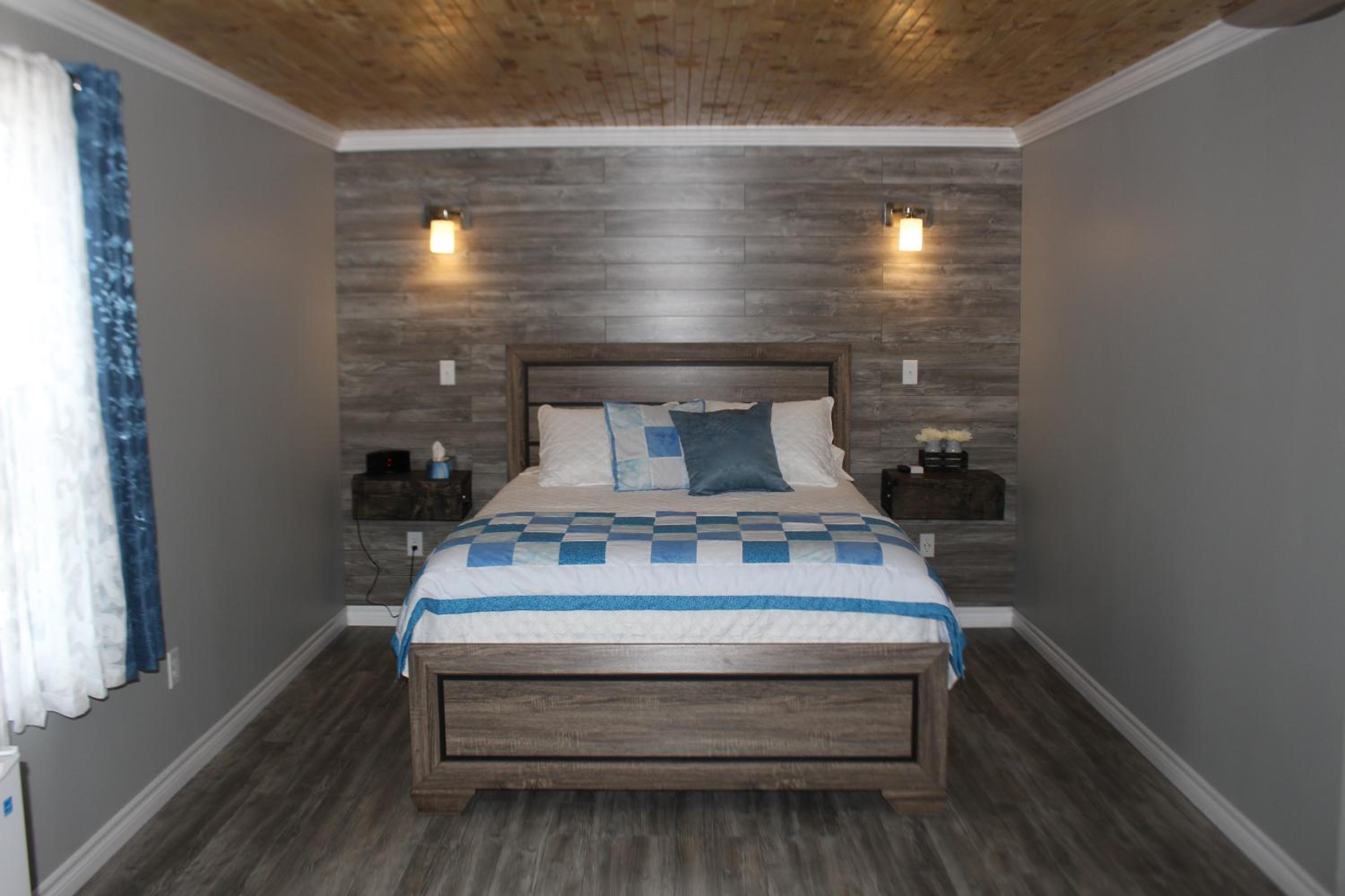 Raleigh Rooms & Taylor's Crafts