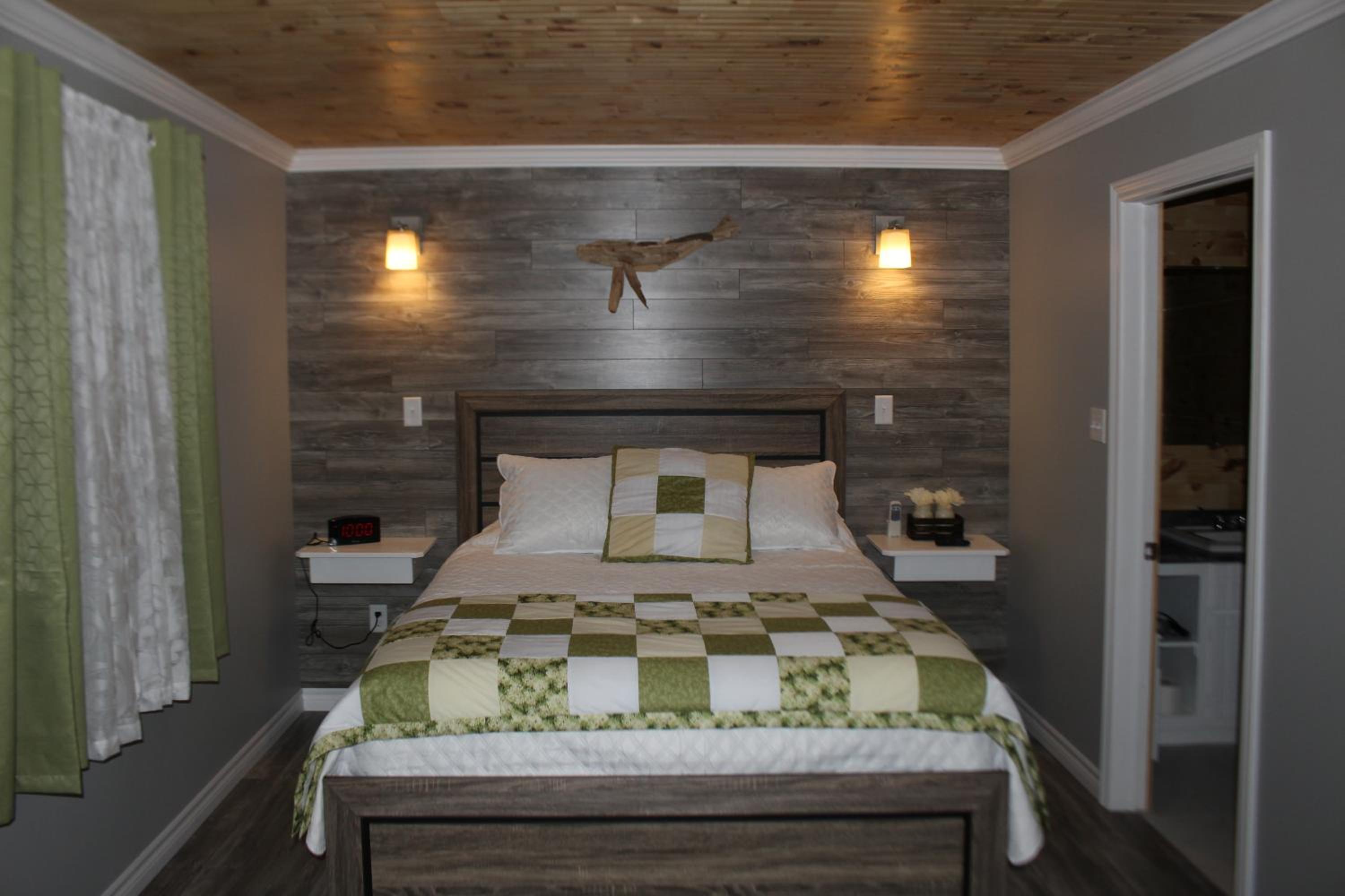 Raleigh Rooms & Taylor's Crafts
