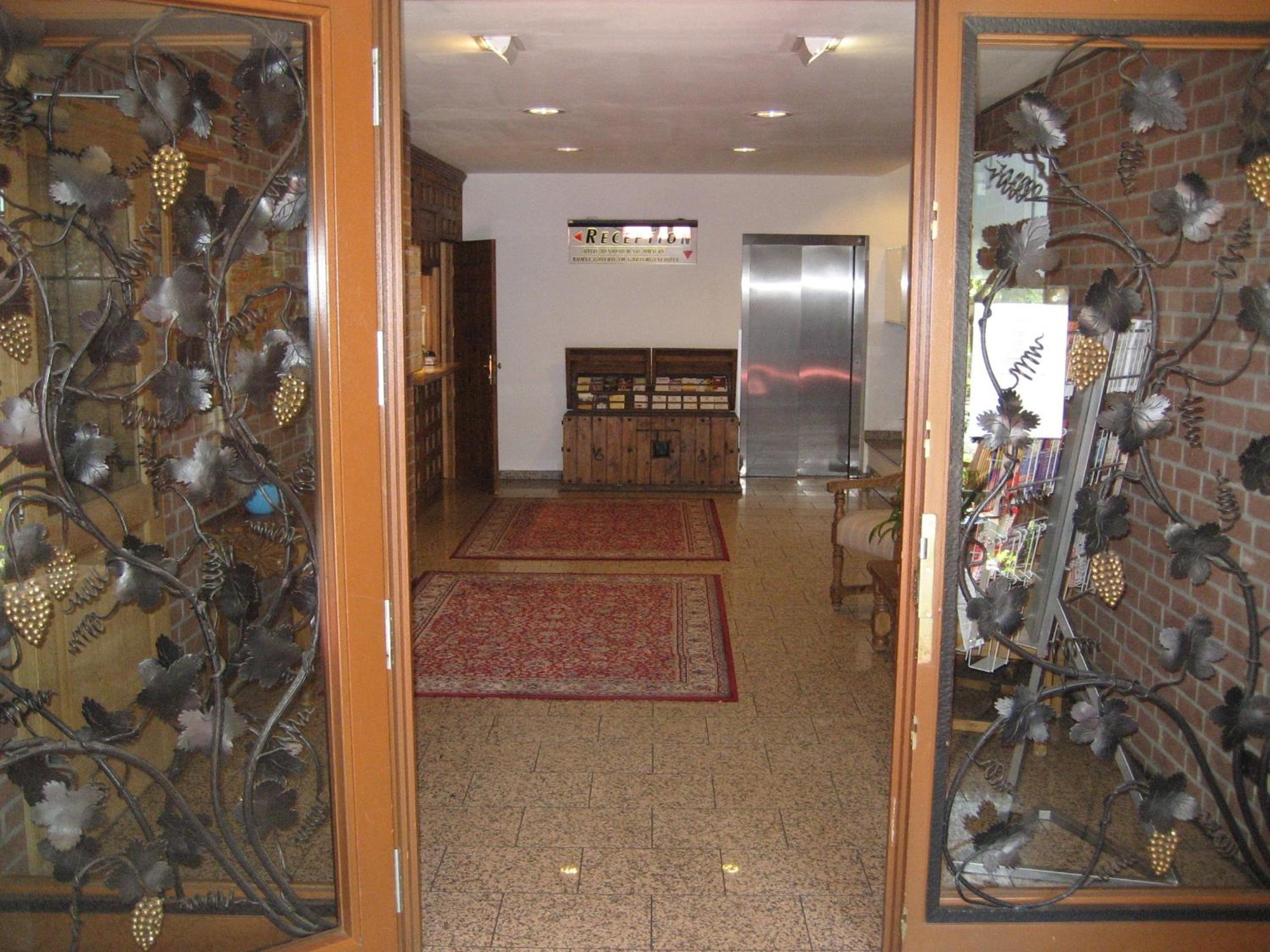 Berlin Vacations - Solitaire Hotel - Property Image 13