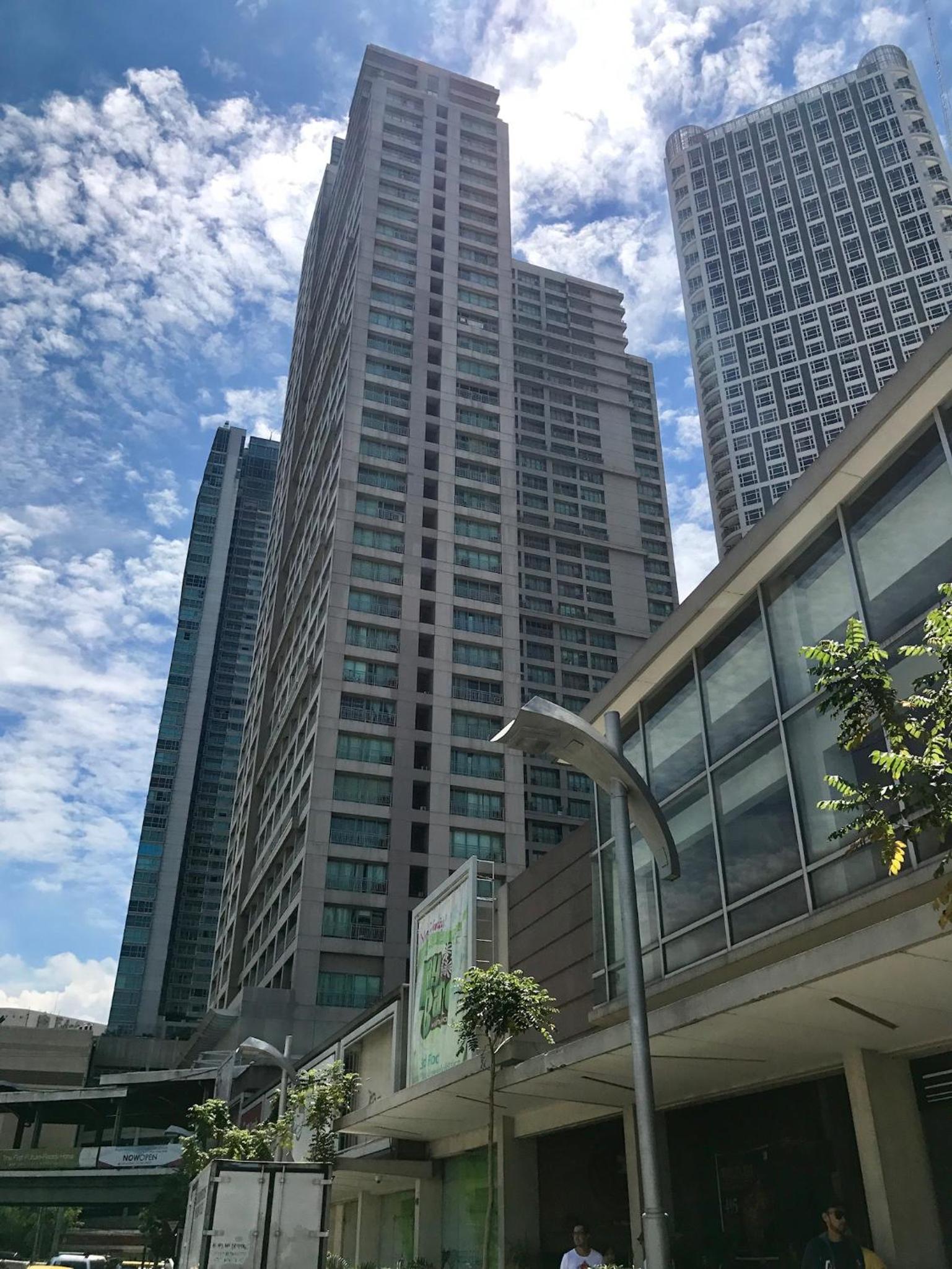 GREENFIELD studio w/ 2 queen across Shangrila view 4