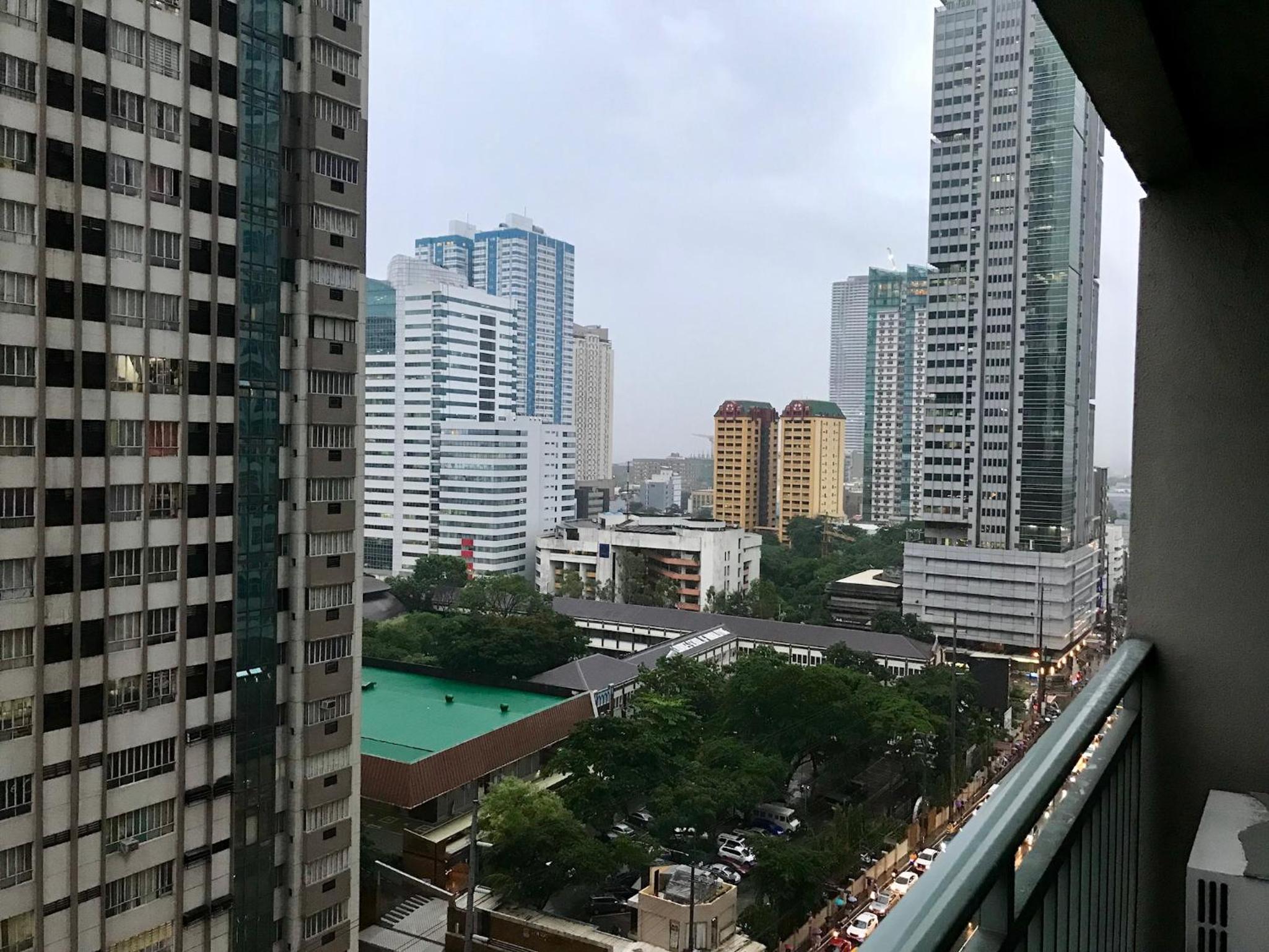 GREENFIELD studio w/ 2 queen across Shangrila view 5