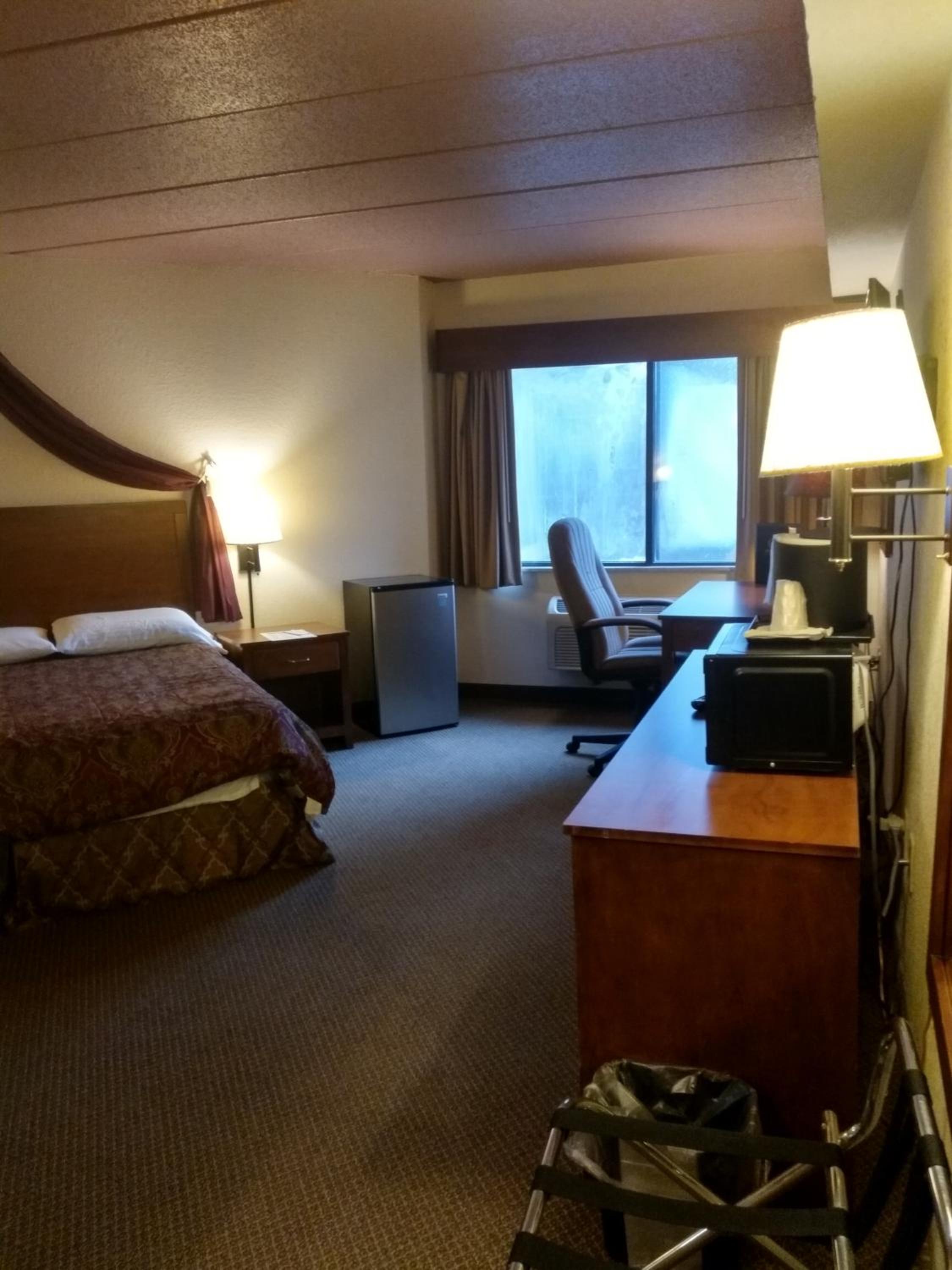 Madelia Hotel & Suites