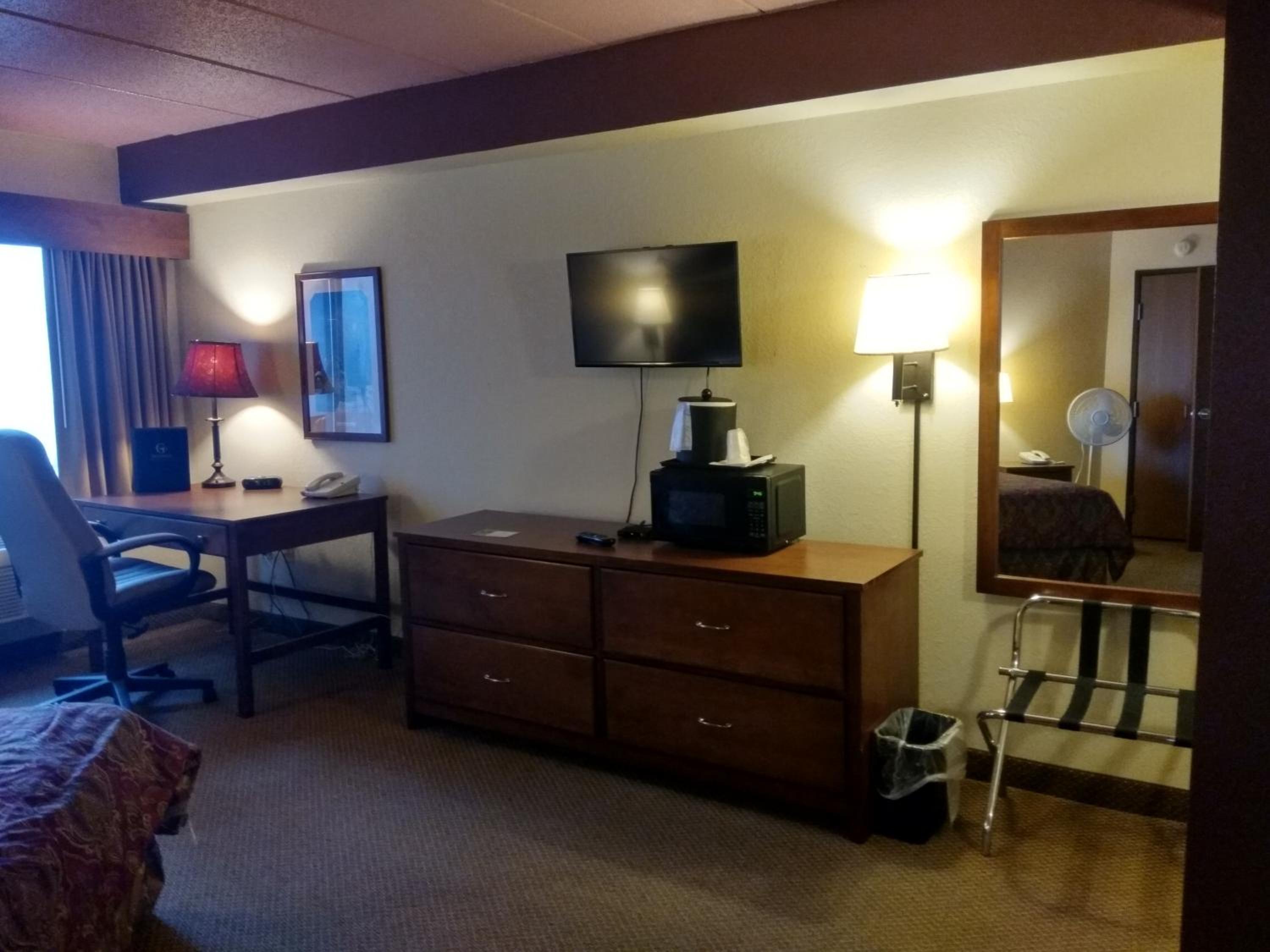 Madelia Hotel & Suites