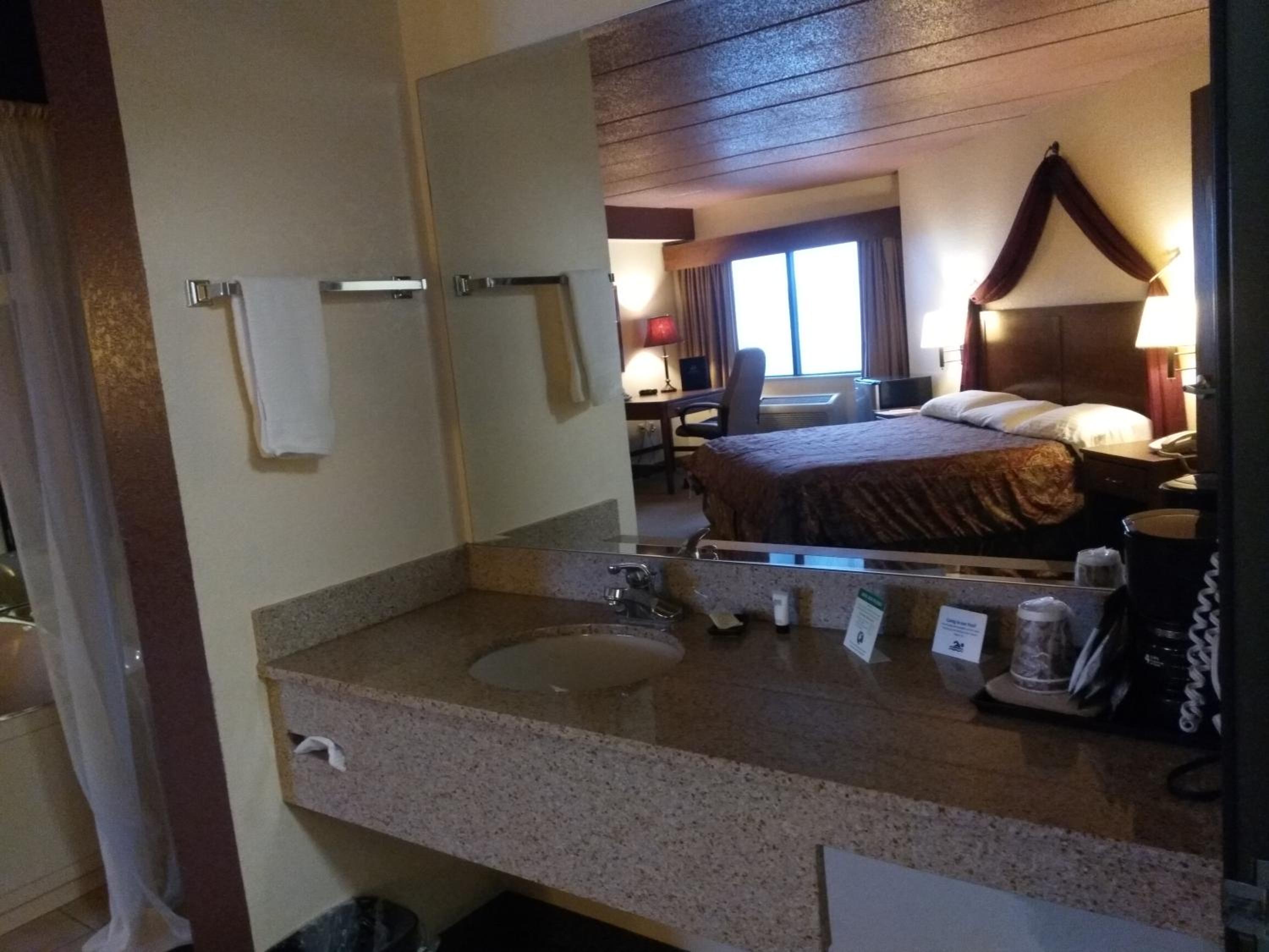 Madelia Hotel & Suites