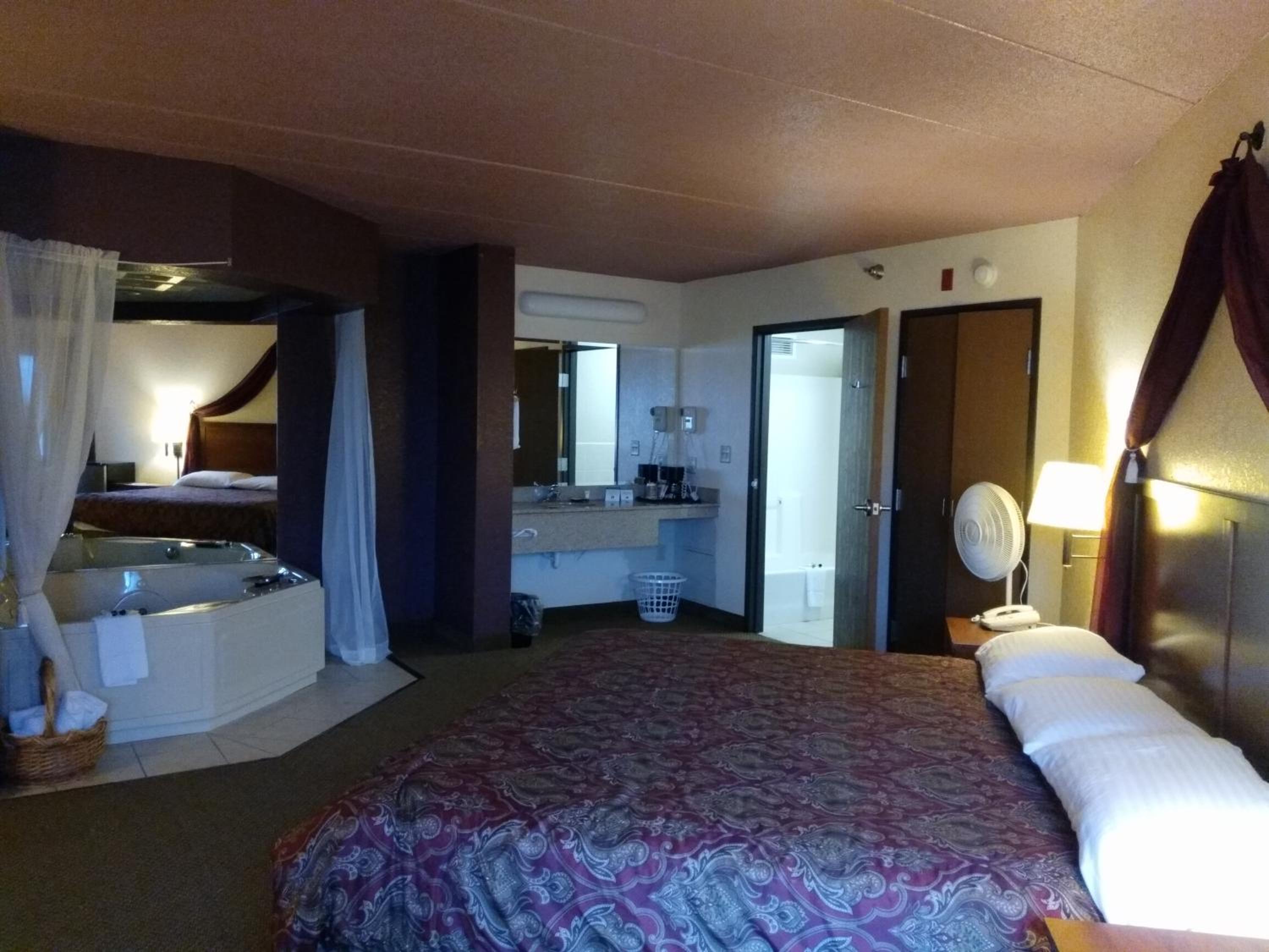 Madelia Hotel & Suites