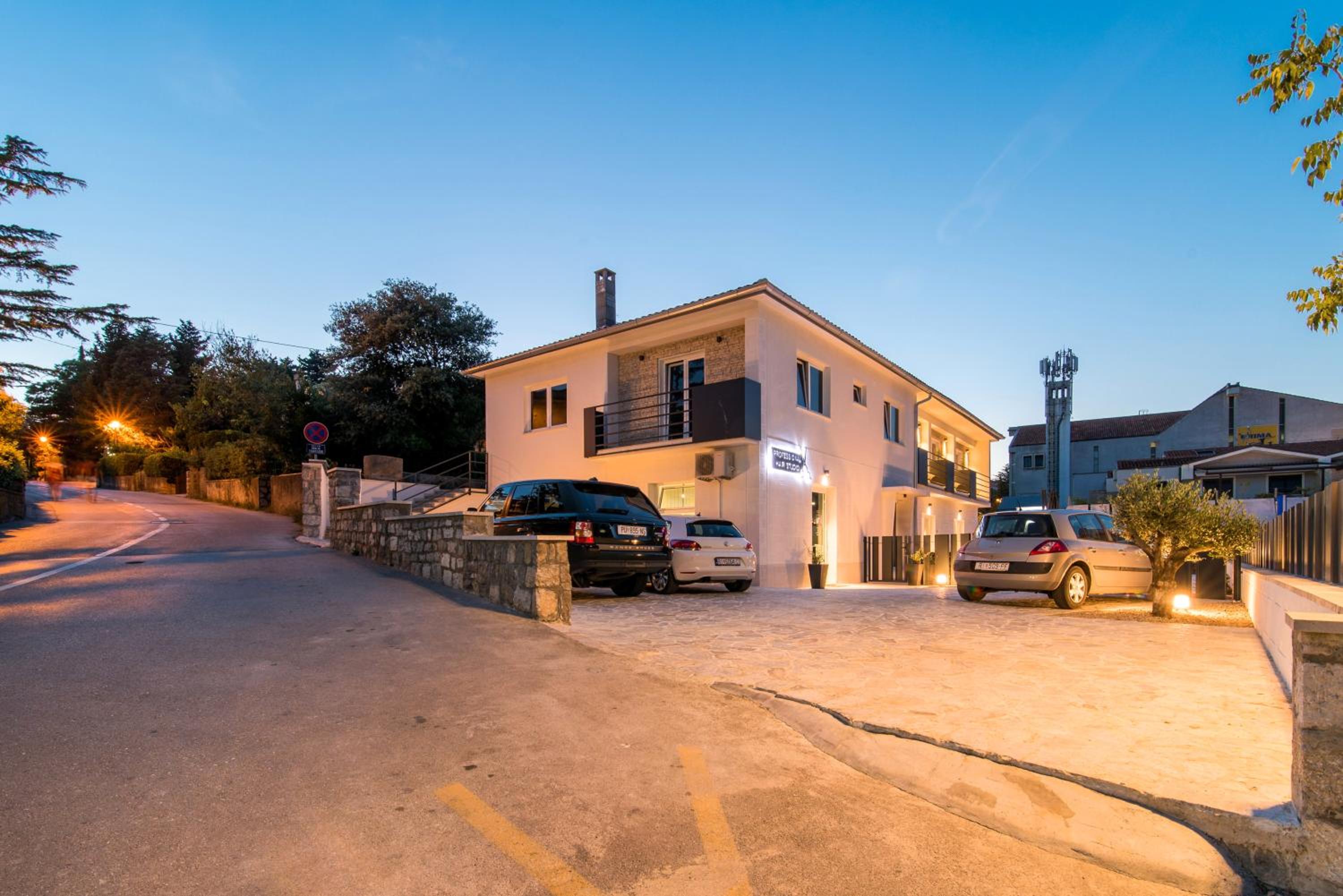 Hotel CURICTA Design Apartments - Image 1