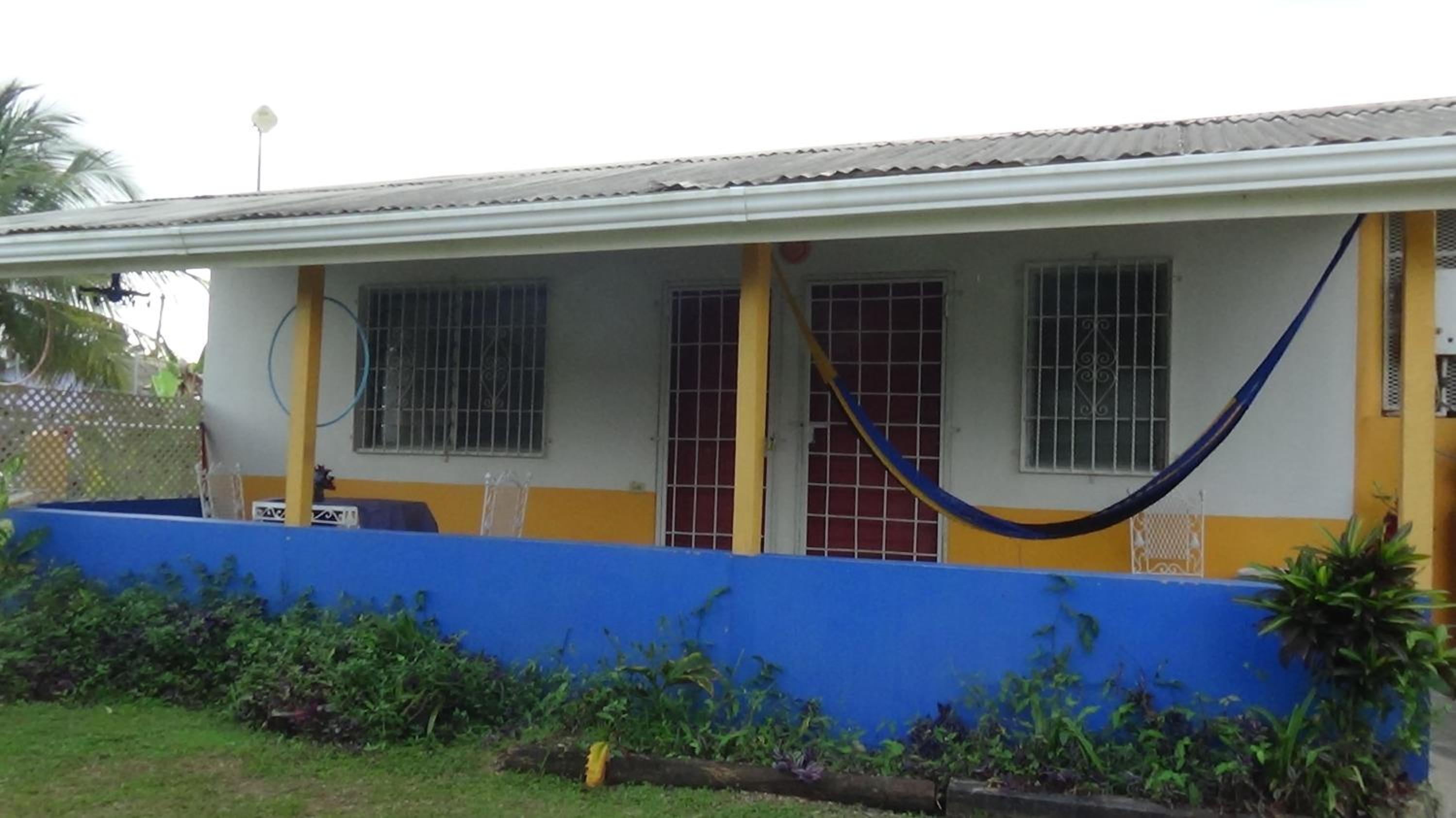 Hacienda Tropical Guest House