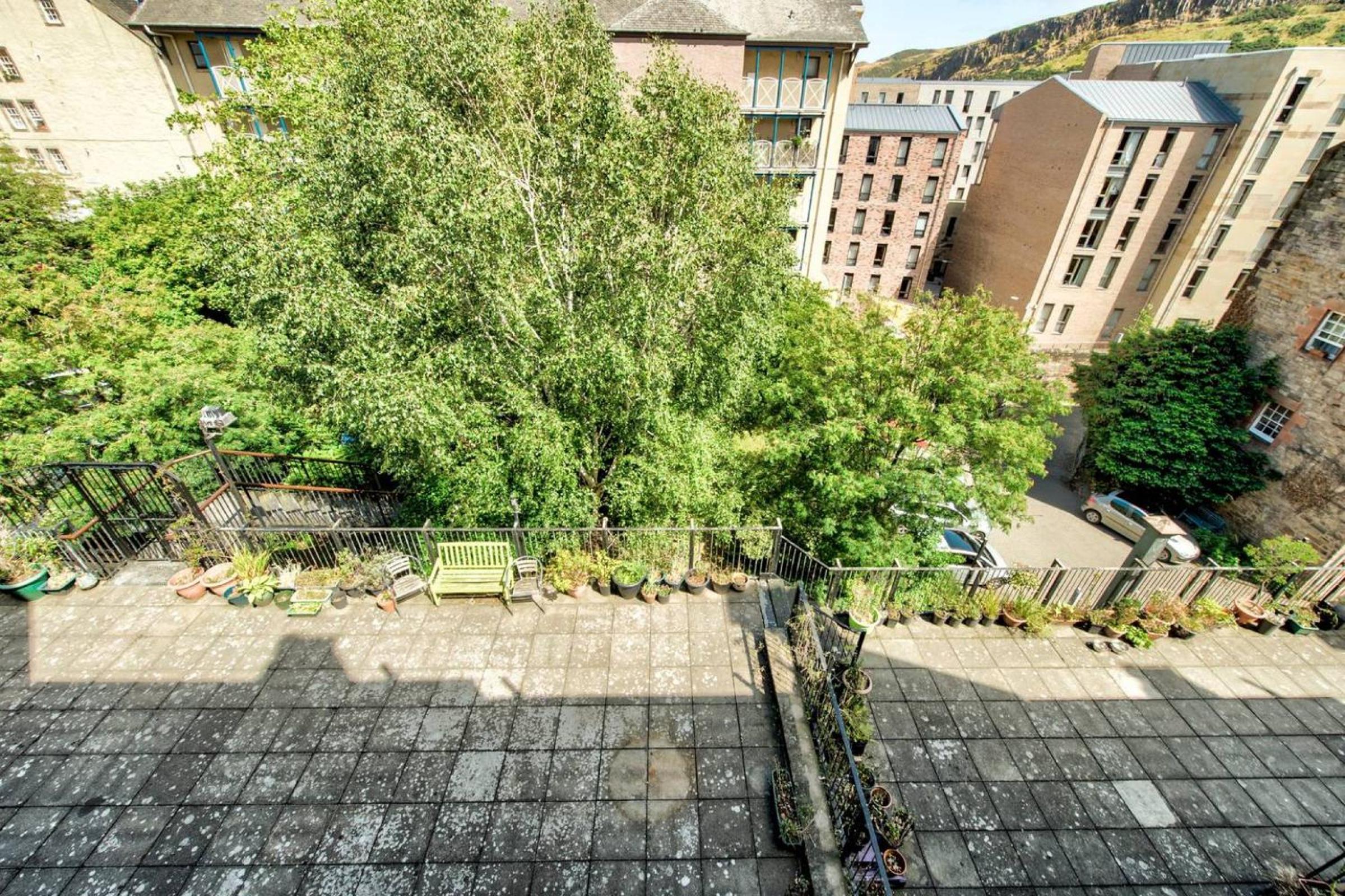 JOIVY Famous St Mary's Street Old Town Apartment view 3