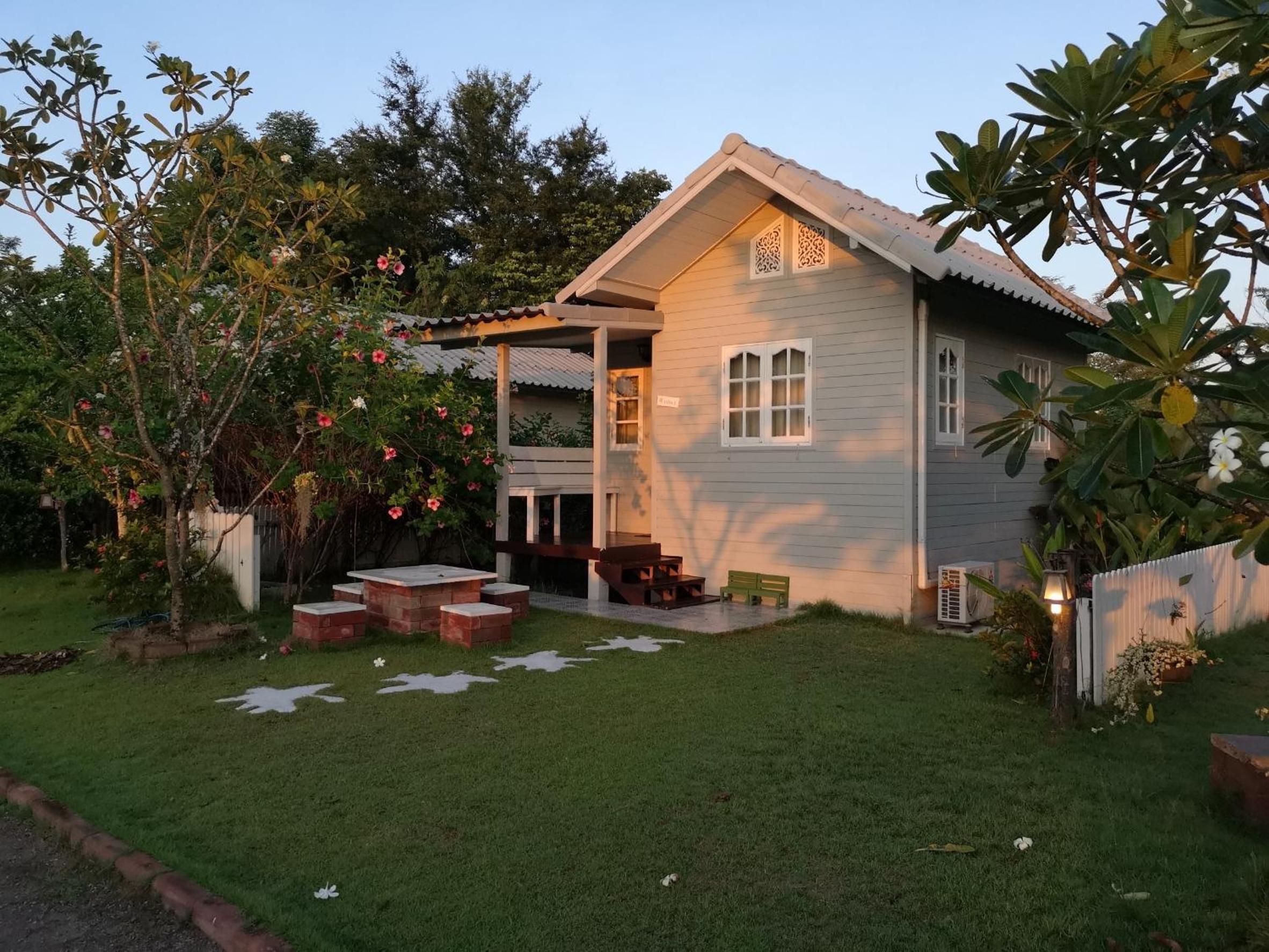 Terrua Main Ten Villa Garden