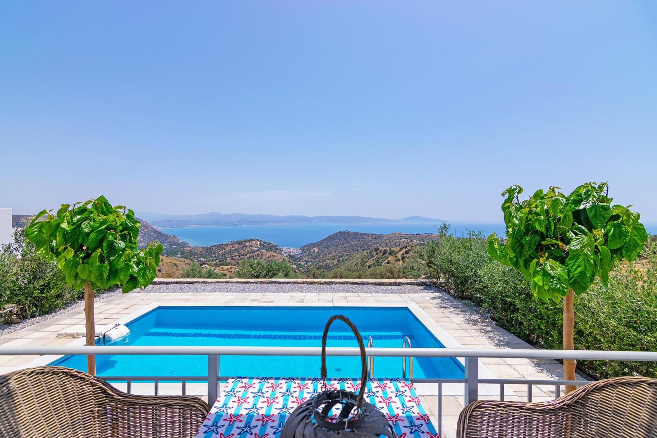 Evgoro Luxury Suites view 2