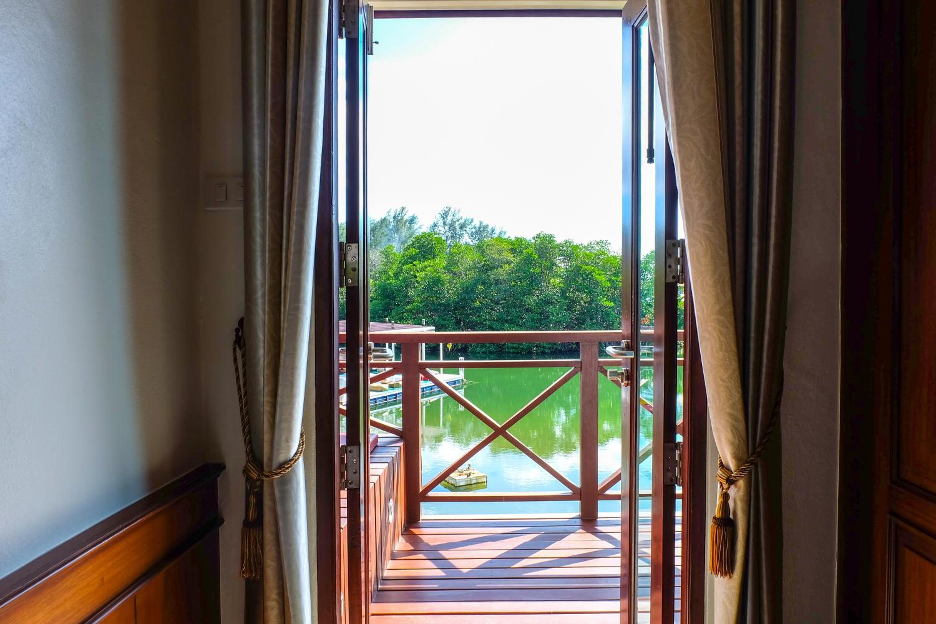 Bhu Tarn Koh Chang Resort & Spa