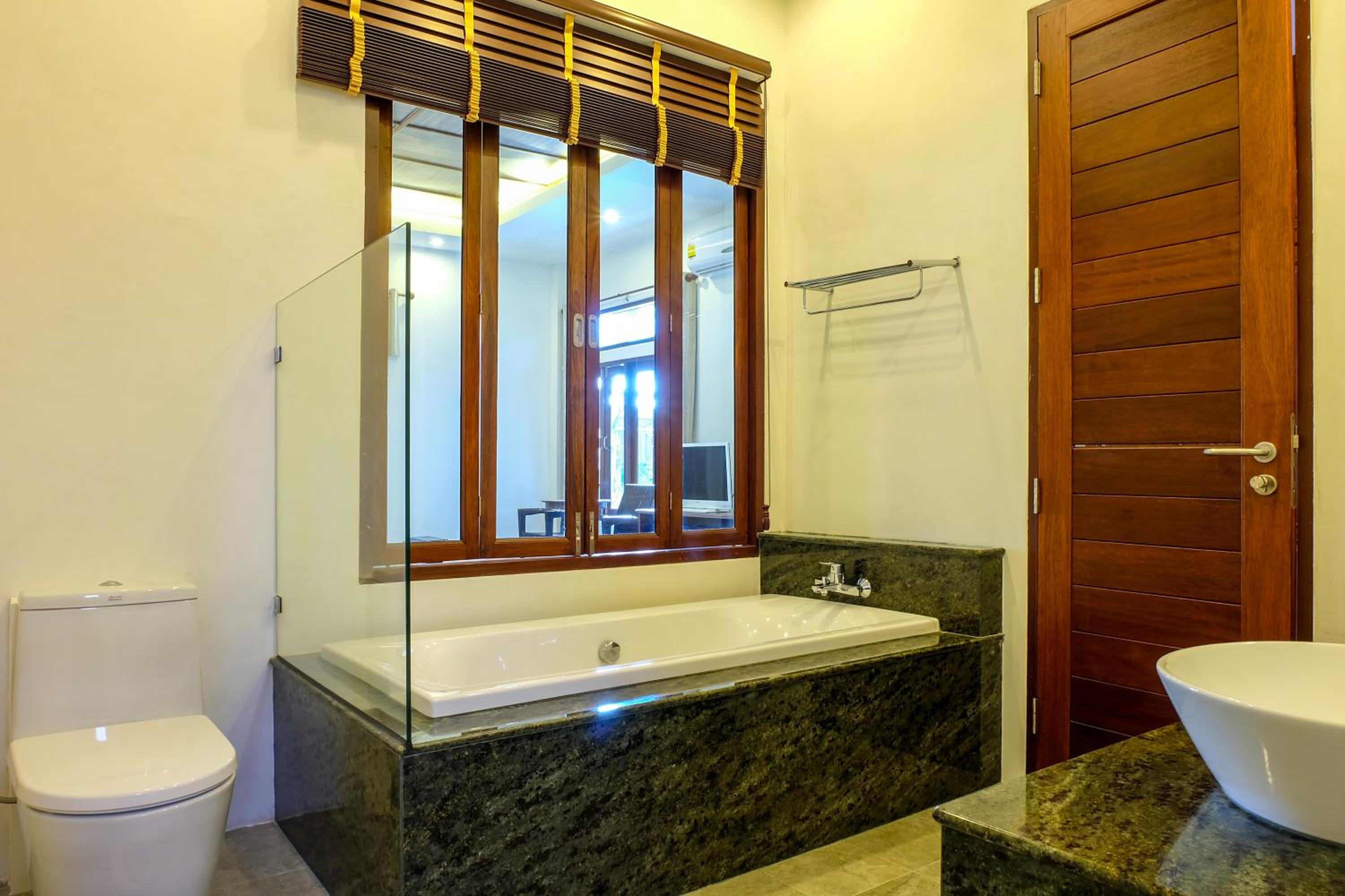 Bhu Tarn Koh Chang Resort & Spa