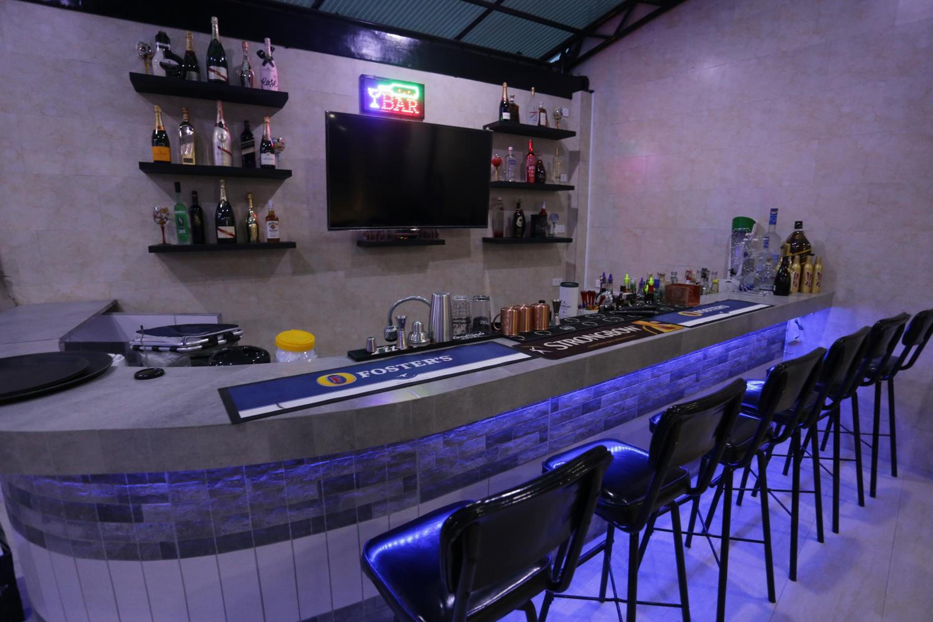 HalfWay House Hostel Mactan Cebu Airport
