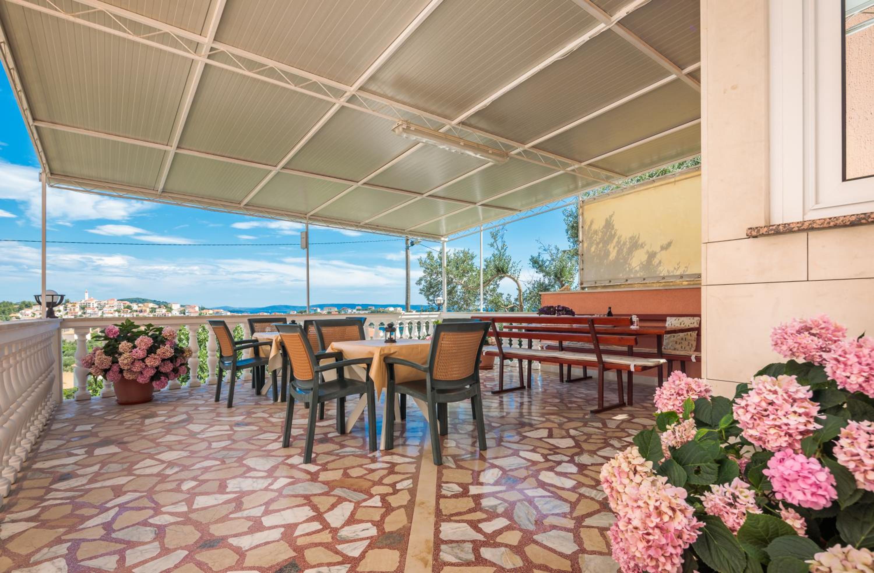 Beautiful Seaview Apartments Loncar view 5