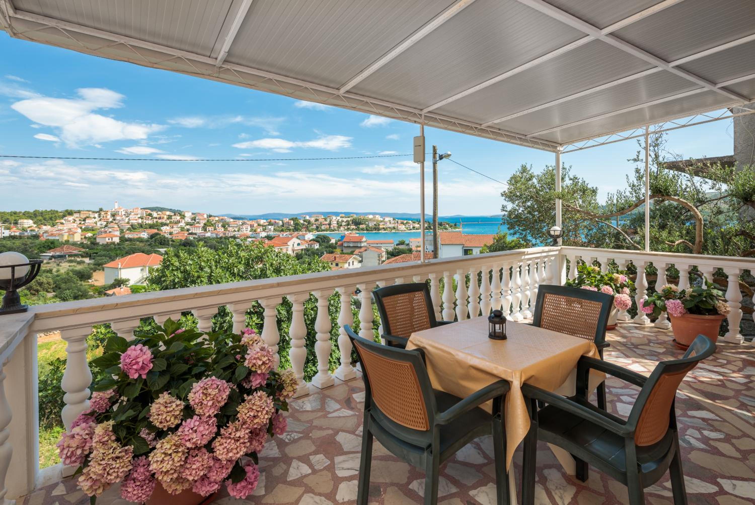 Beautiful Seaview Apartments Loncar view 3