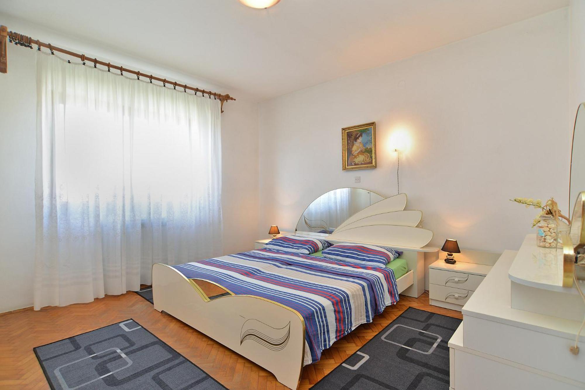 Apartments Gracijano 1724 view 3