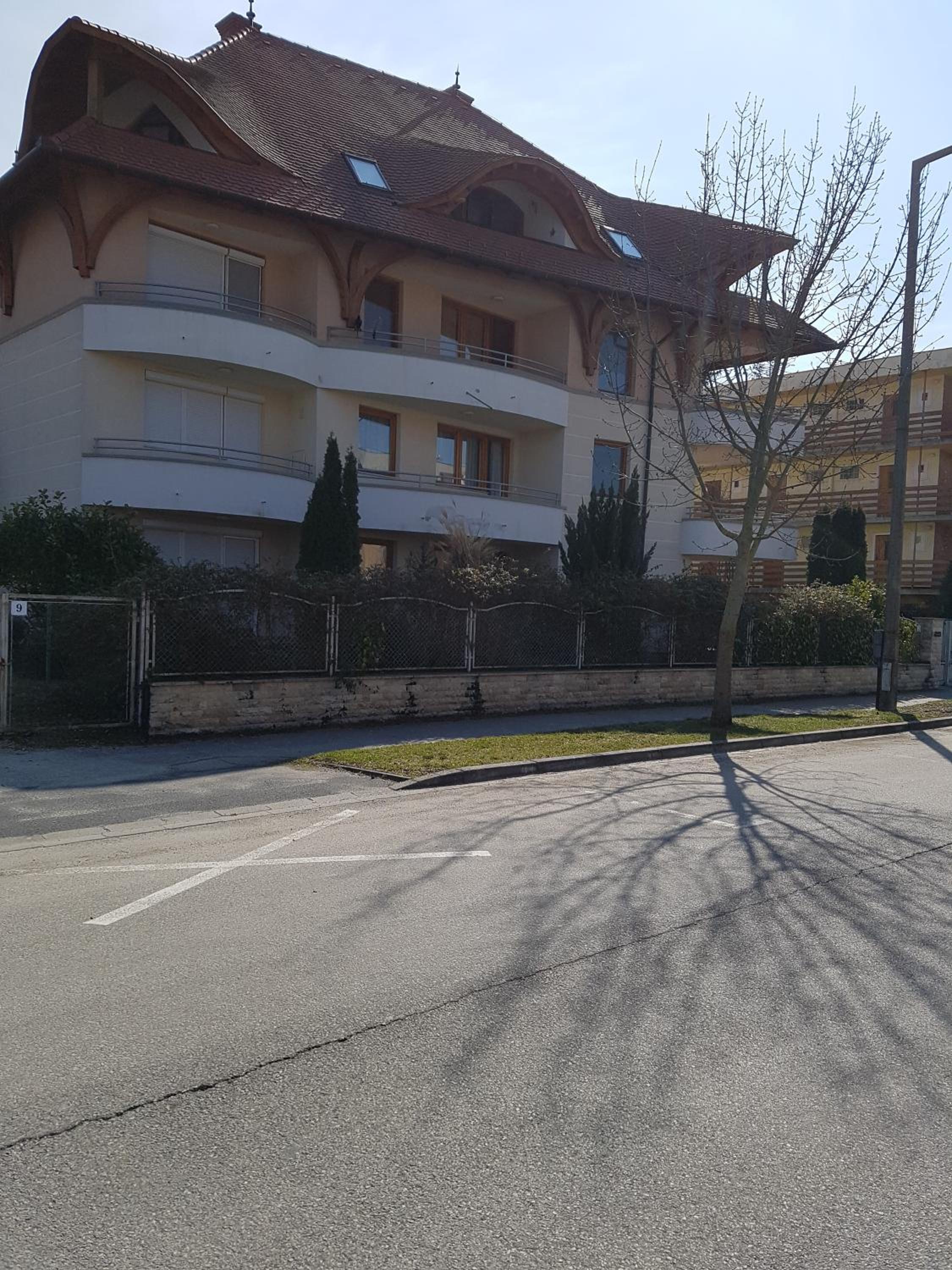Napsugár Apartman view 4