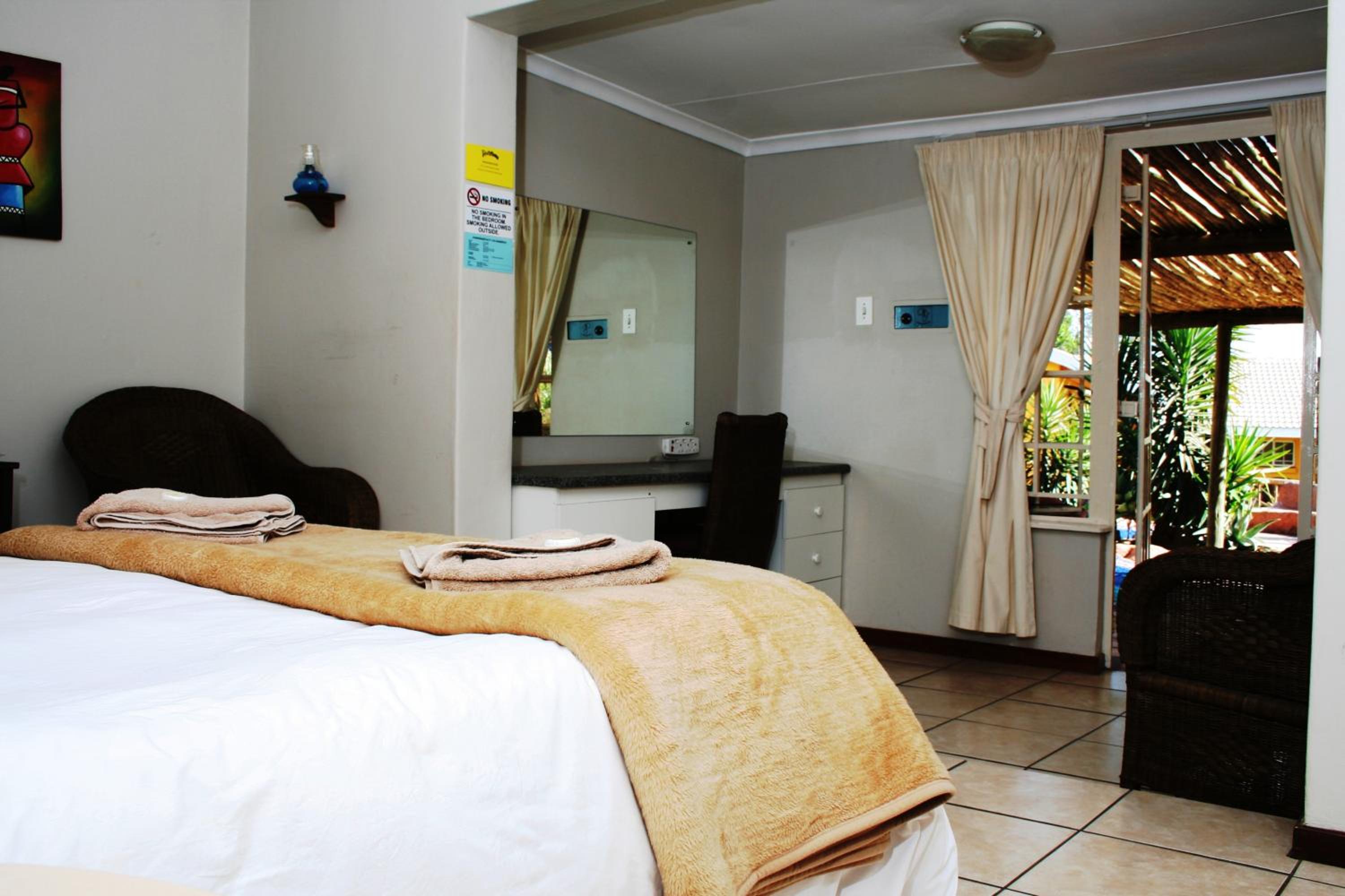 Flintstones Guest House Fourways