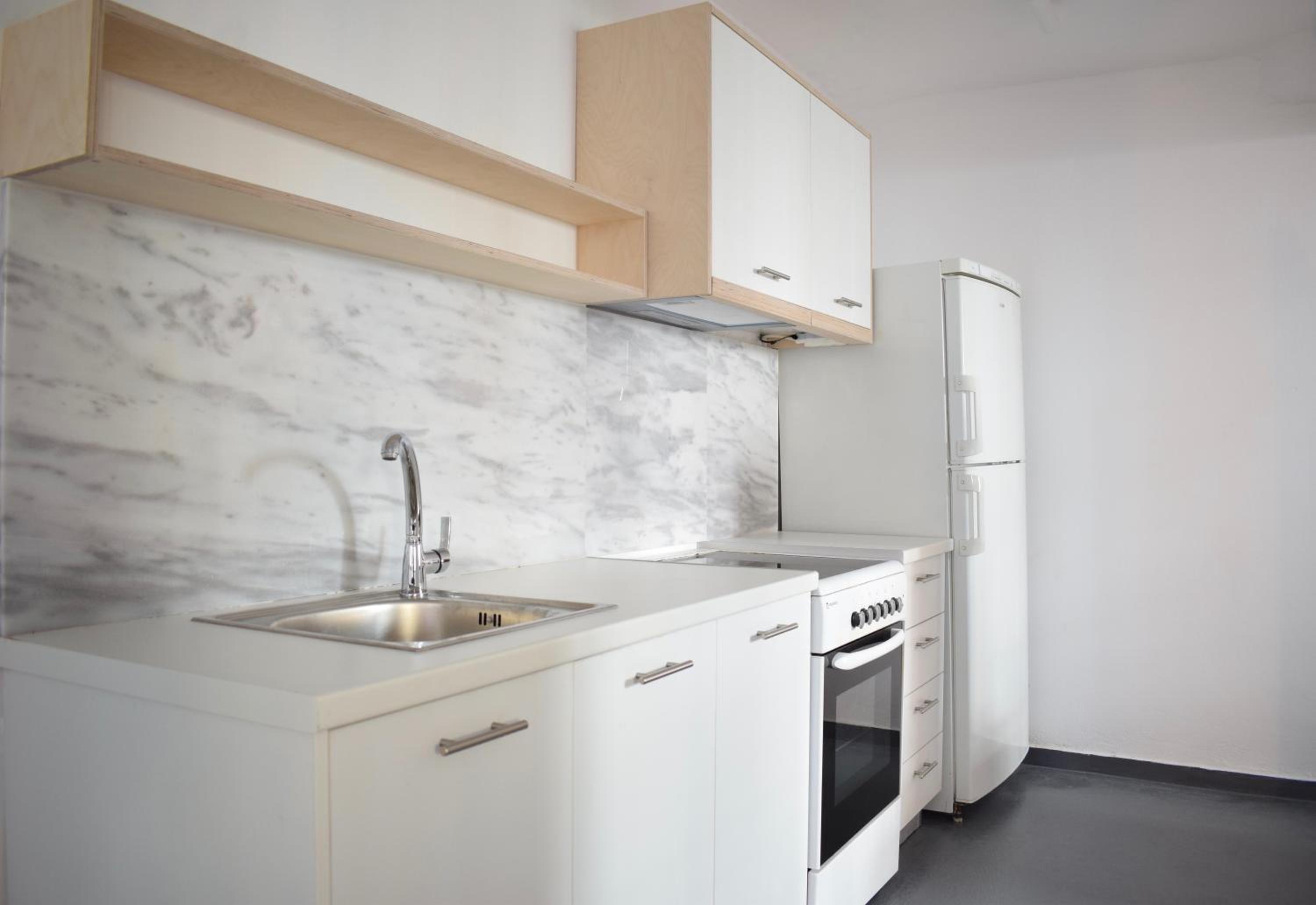 Stylish, Basement Studio with Roof Garden Access - EP9B