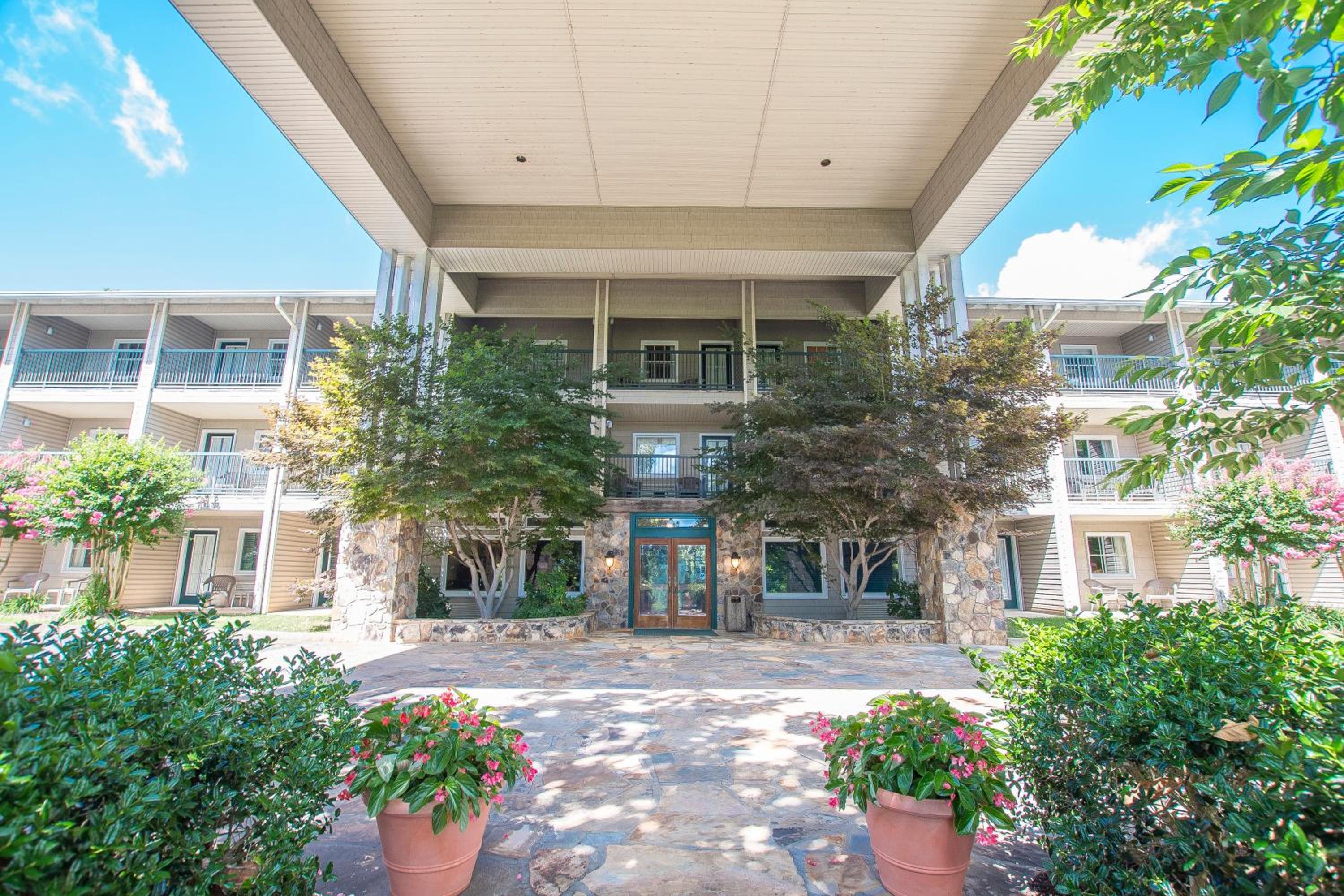 Hotel Lake Chatuge Lodge