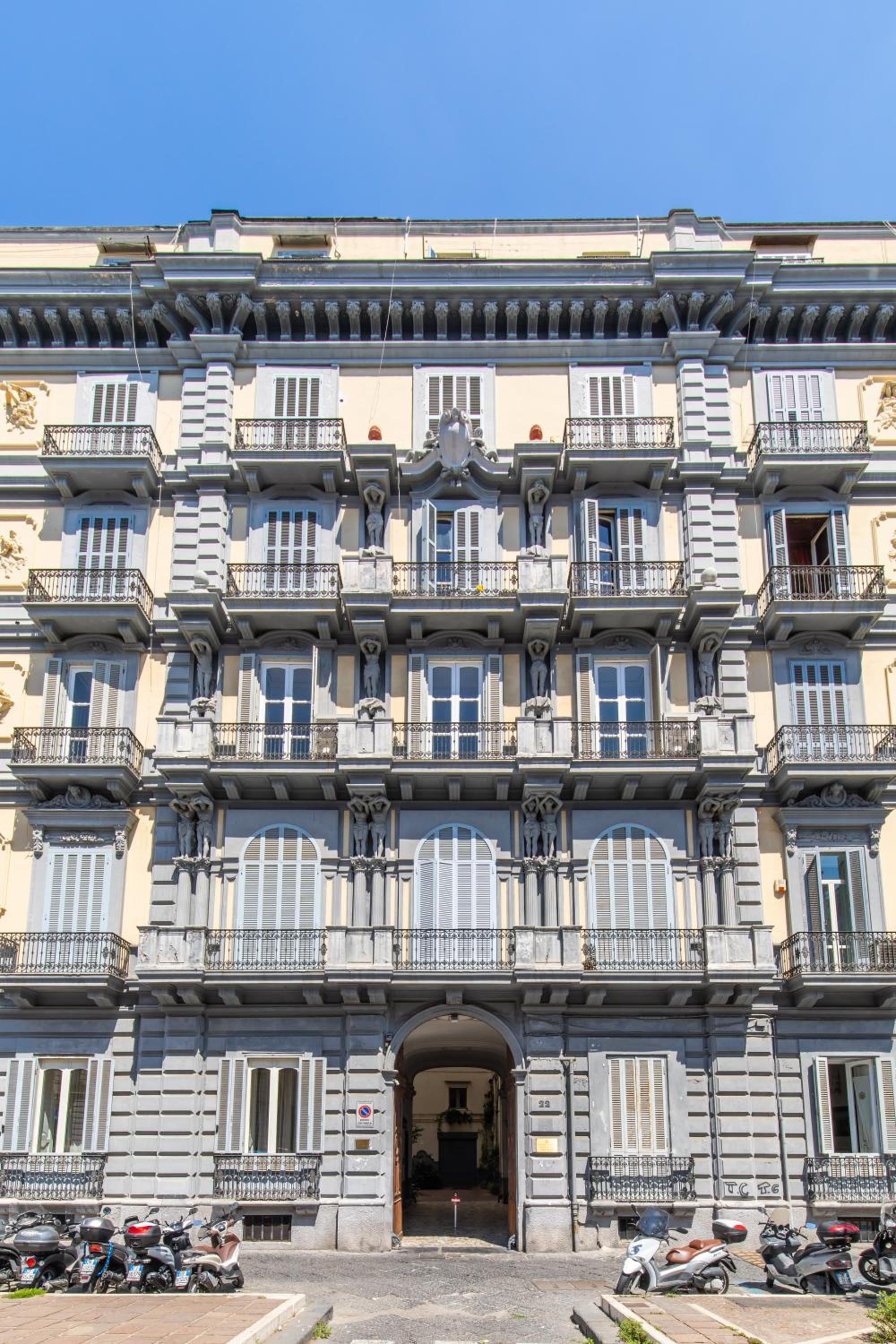 Gramsci Suites