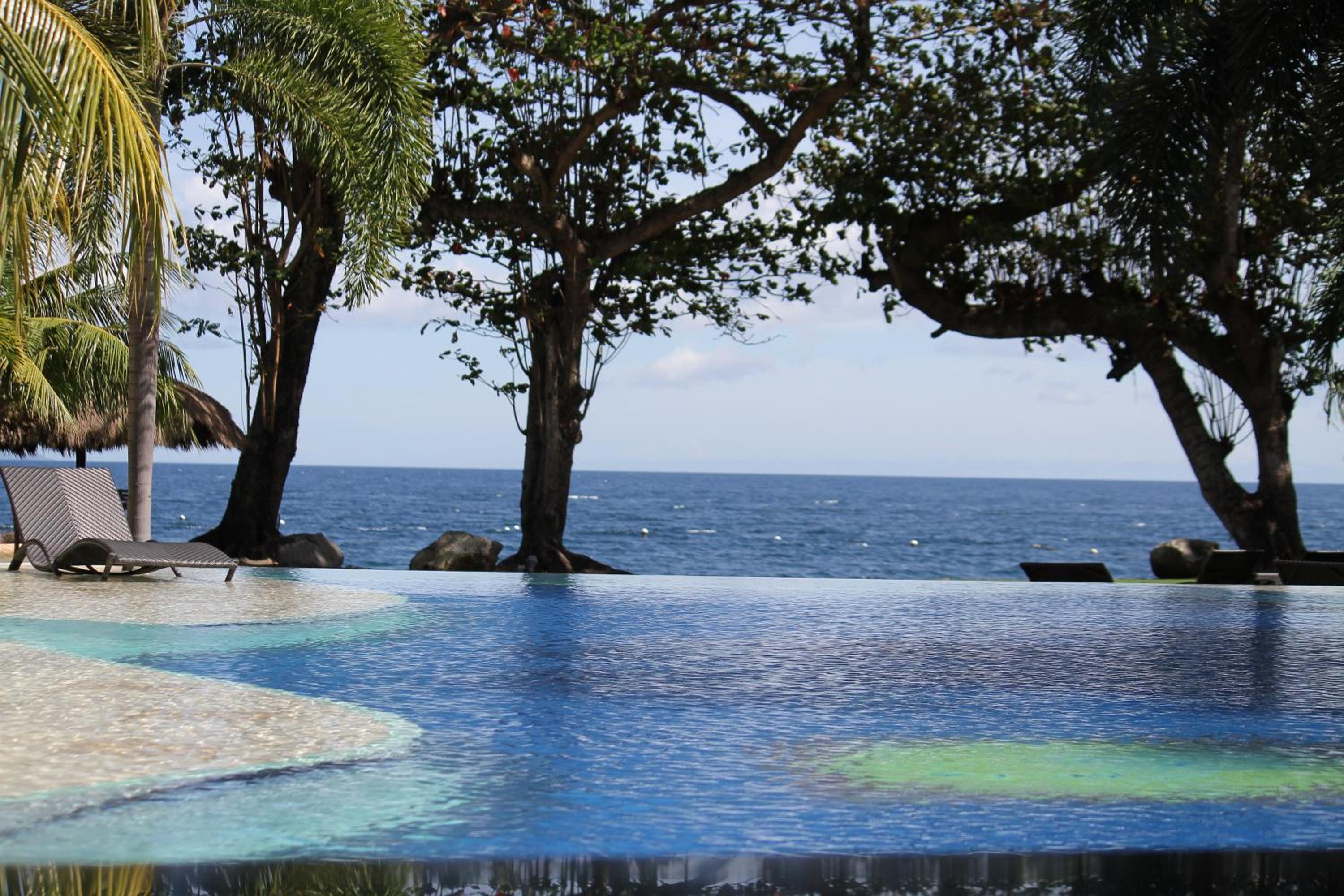 Vida Homes Condo Resort