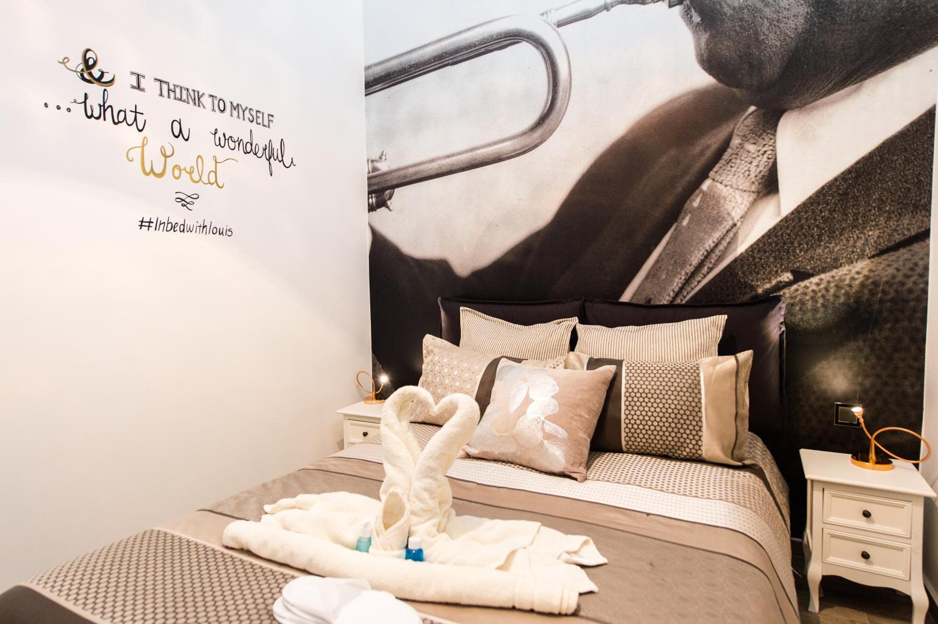 Sliema Vacations - Backstage Boutique Music Themed Townhouse - Property Image 29