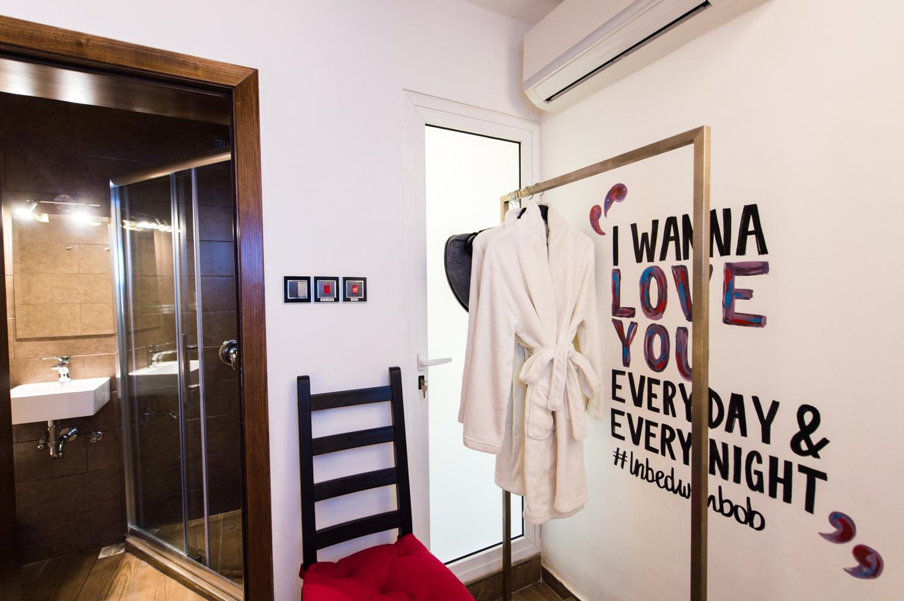 Sliema Vacations - Backstage Boutique Music Themed Townhouse - Property Image 76