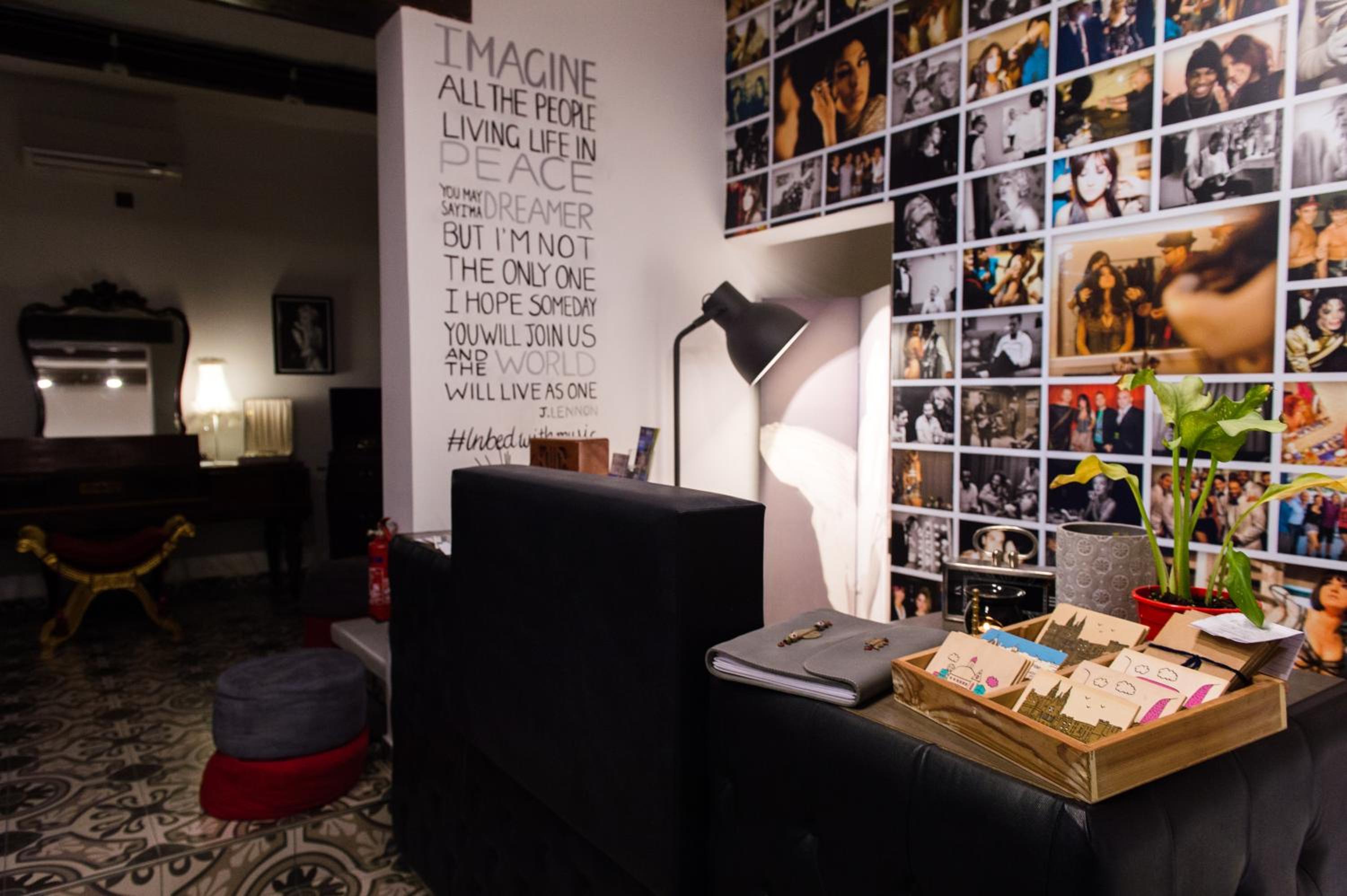 Sliema Vacations - Backstage Boutique Music Themed Townhouse - Property Image 21