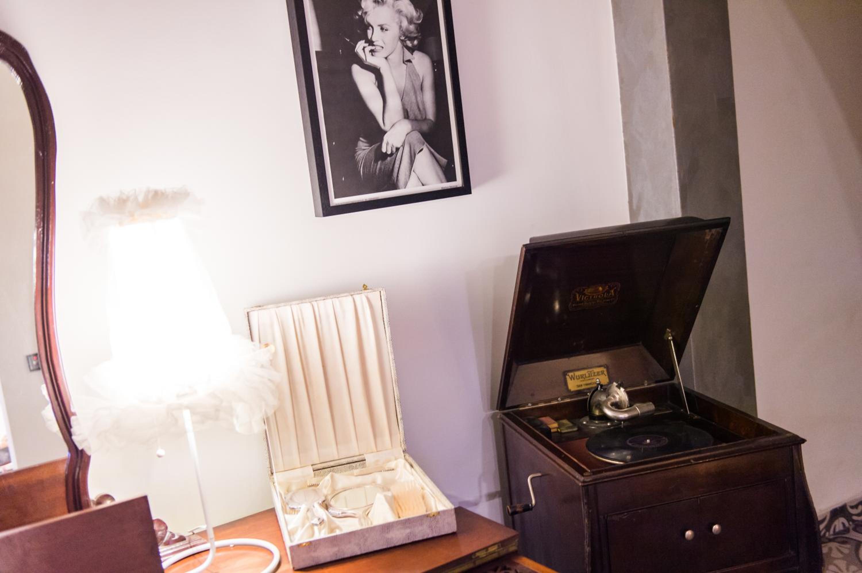 Sliema Vacations - Backstage Boutique Music Themed Townhouse - Property Image 43