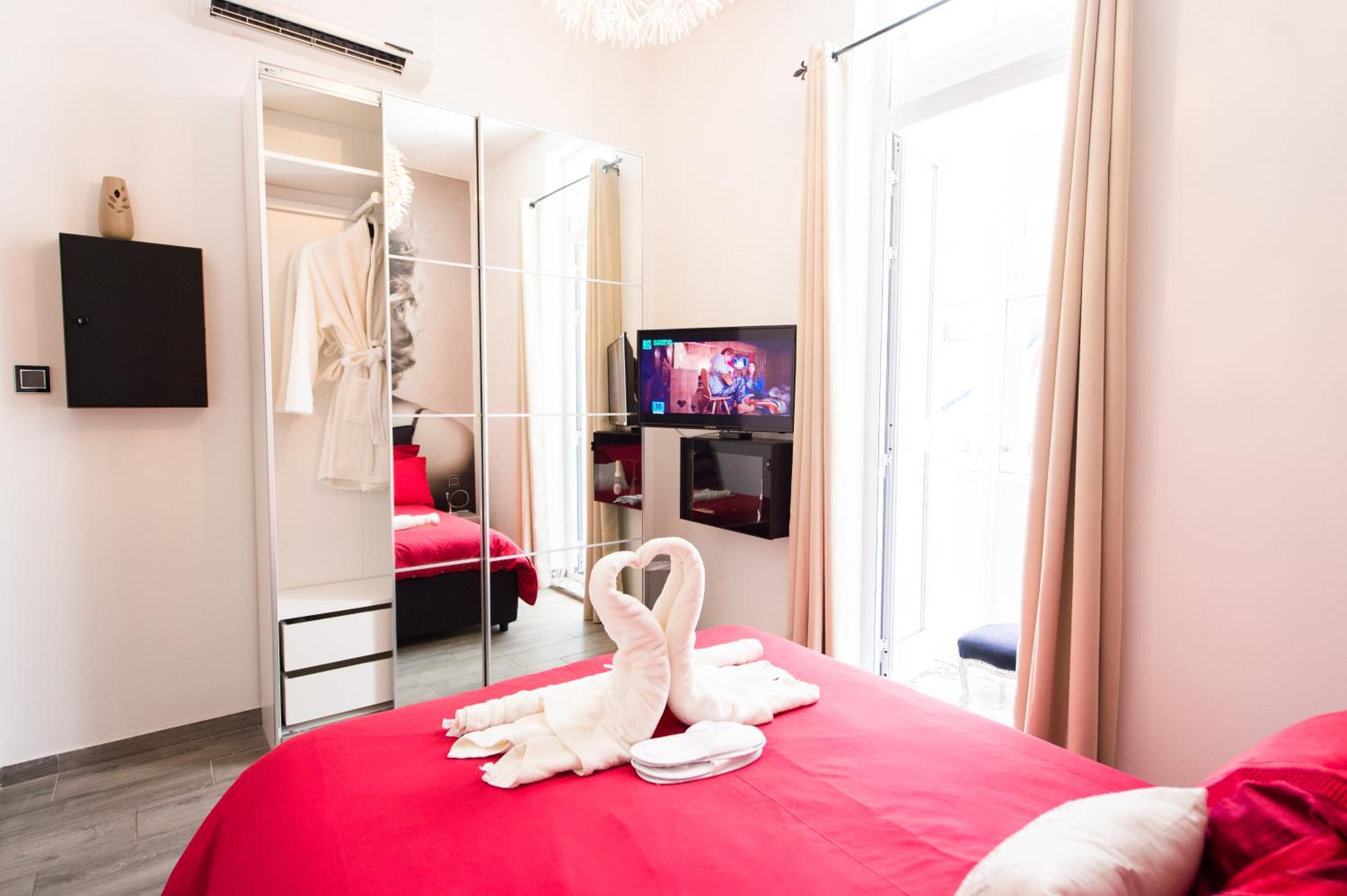 Sliema Vacations - Backstage Boutique Music Themed Townhouse - Property Image 55