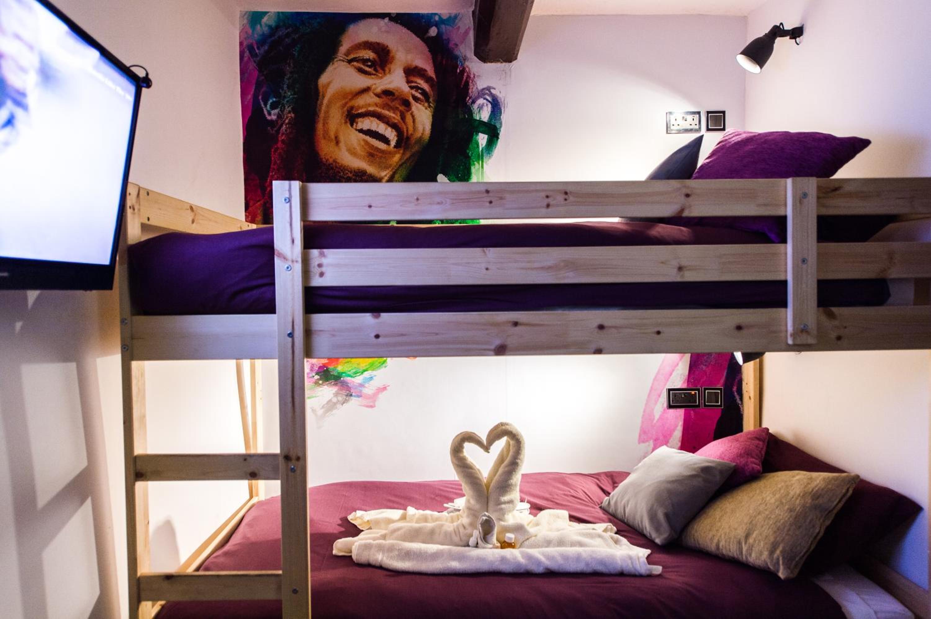 Sliema Vacations - Backstage Boutique Music Themed Townhouse - Property Image 78