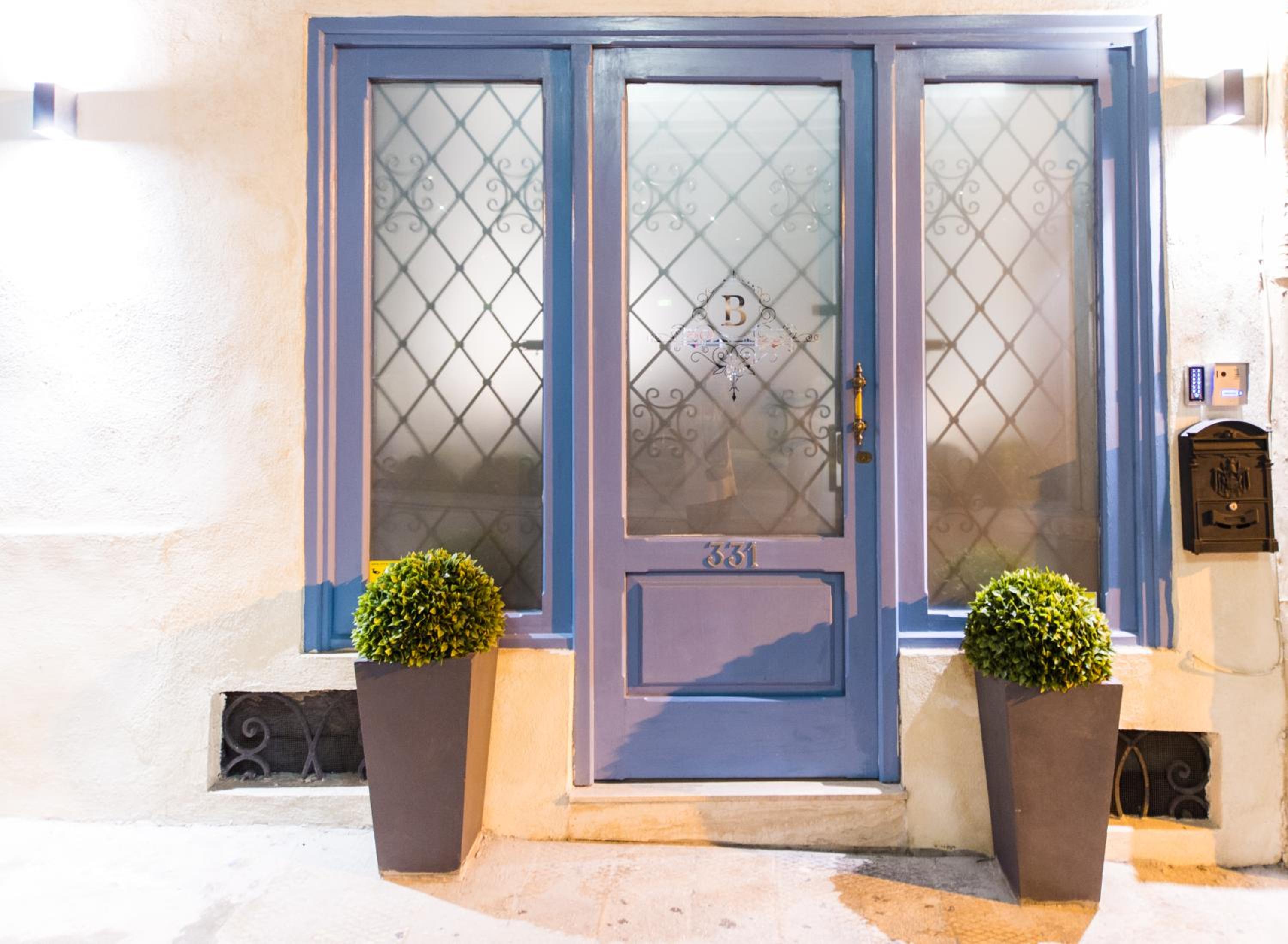 Sliema Vacations - Backstage Boutique Music Themed Townhouse - Property Image 5