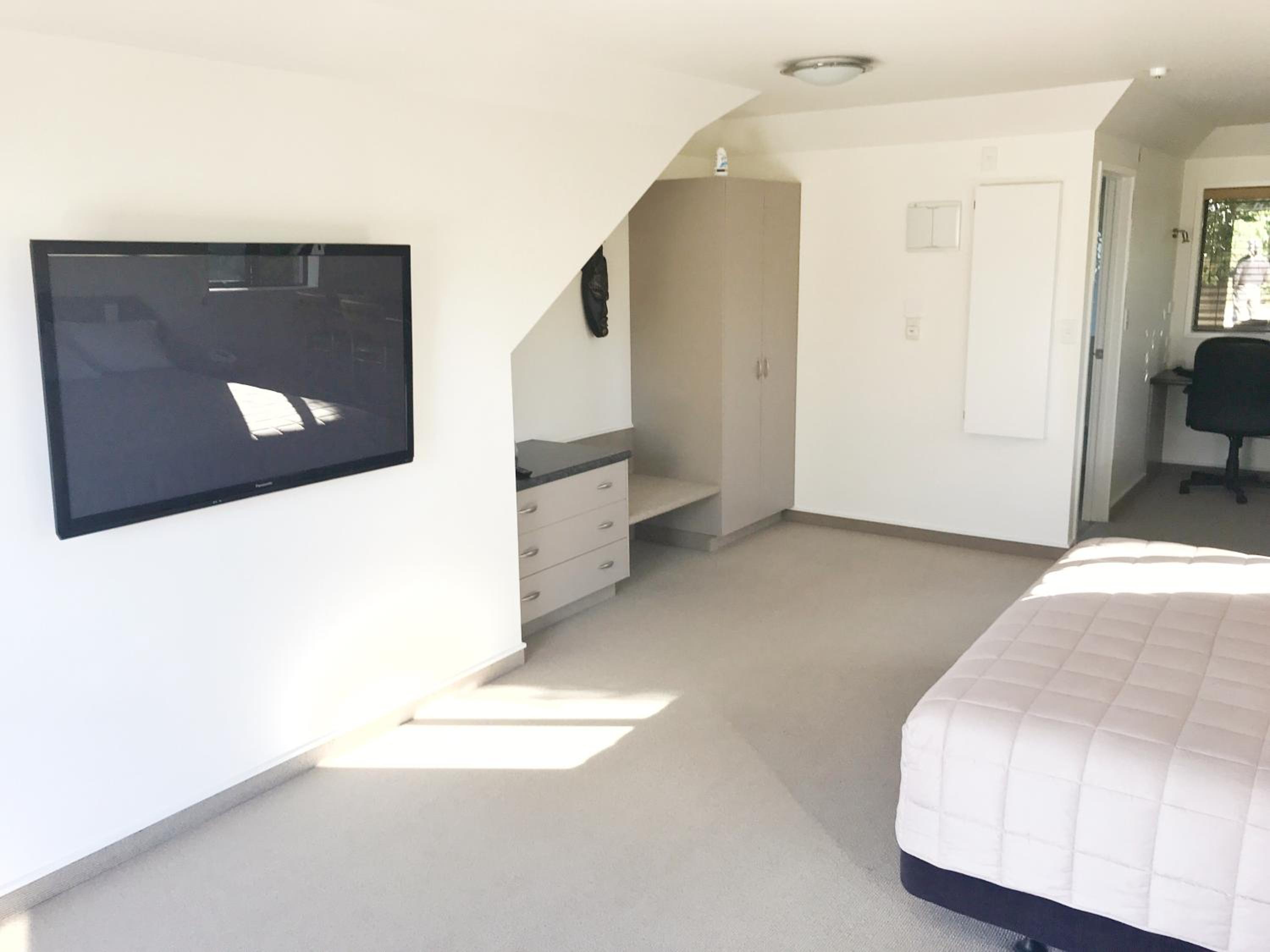 Avalon Manor Motel