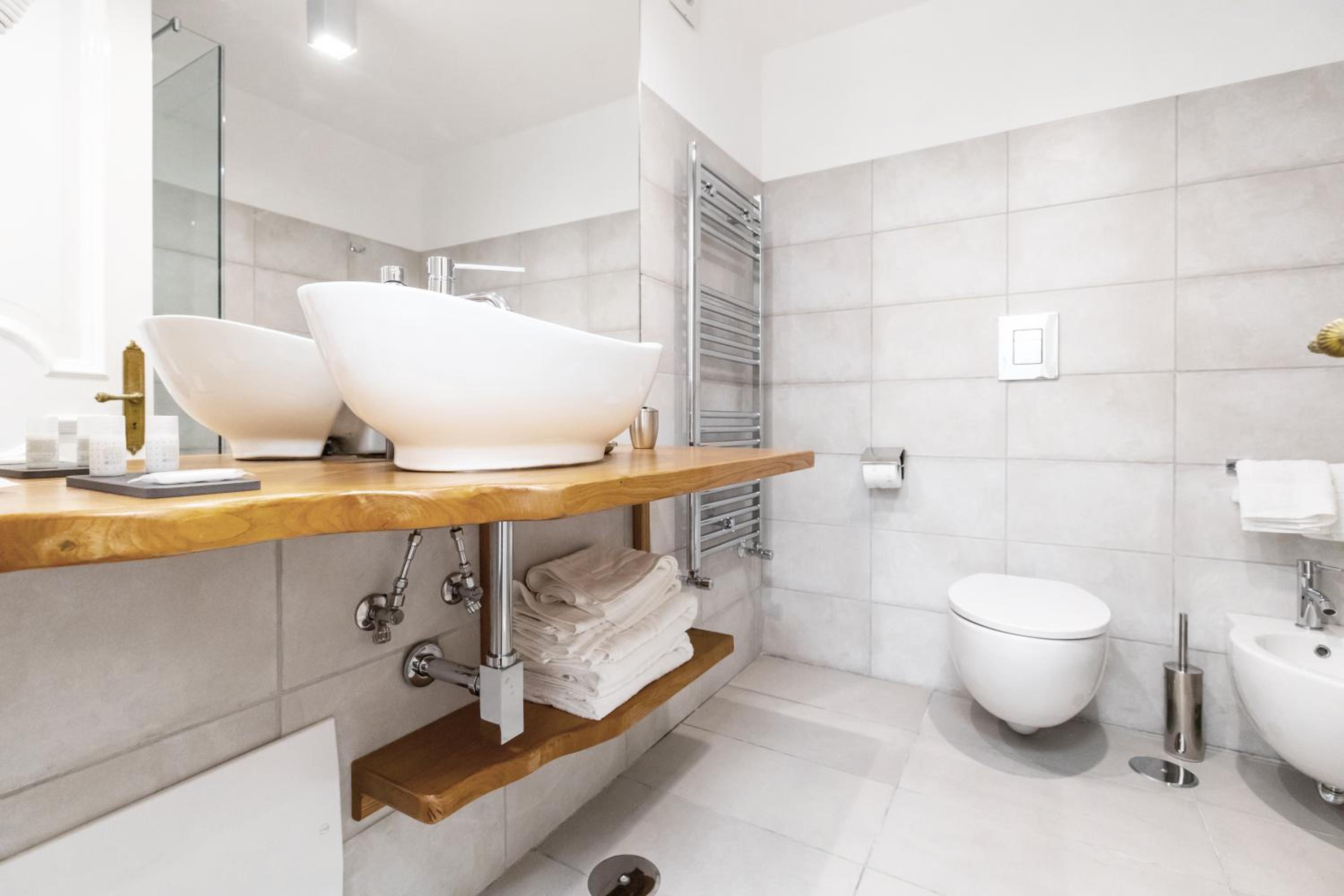 Gramsci Suites
