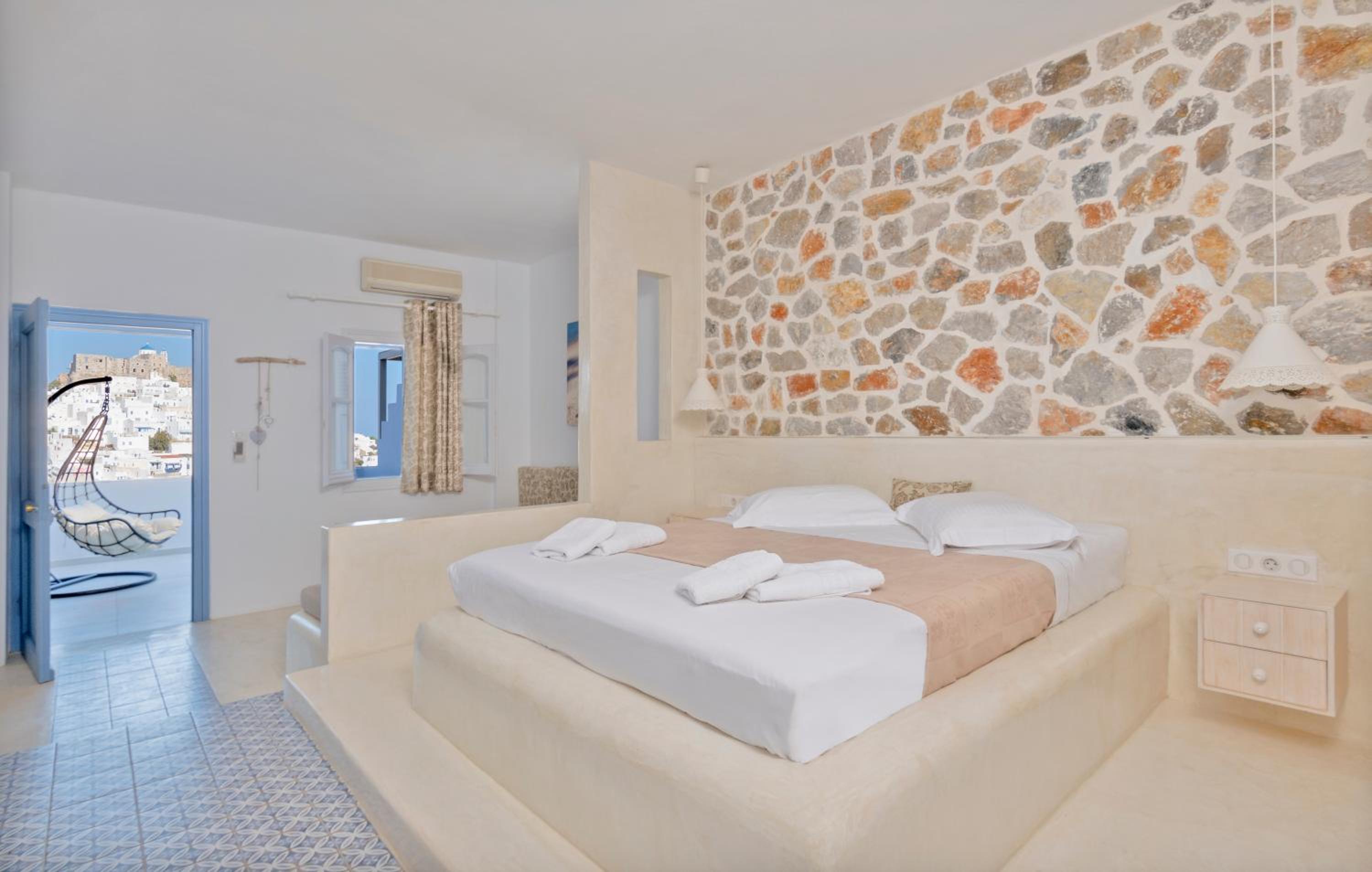 Anatoli Luxury Studios & Suites photo 4