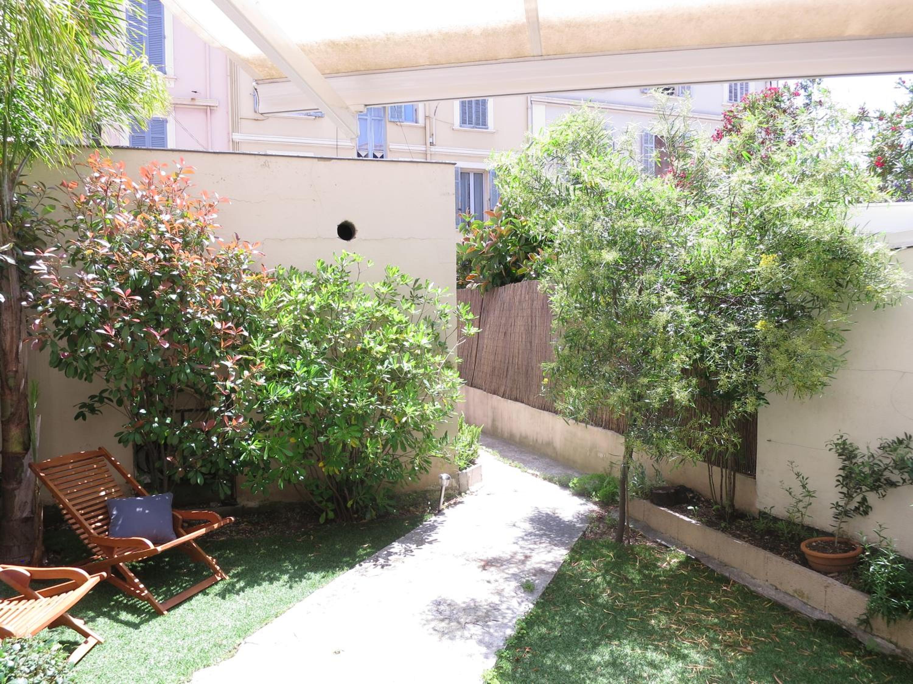 Appartement avec jardin photo 3