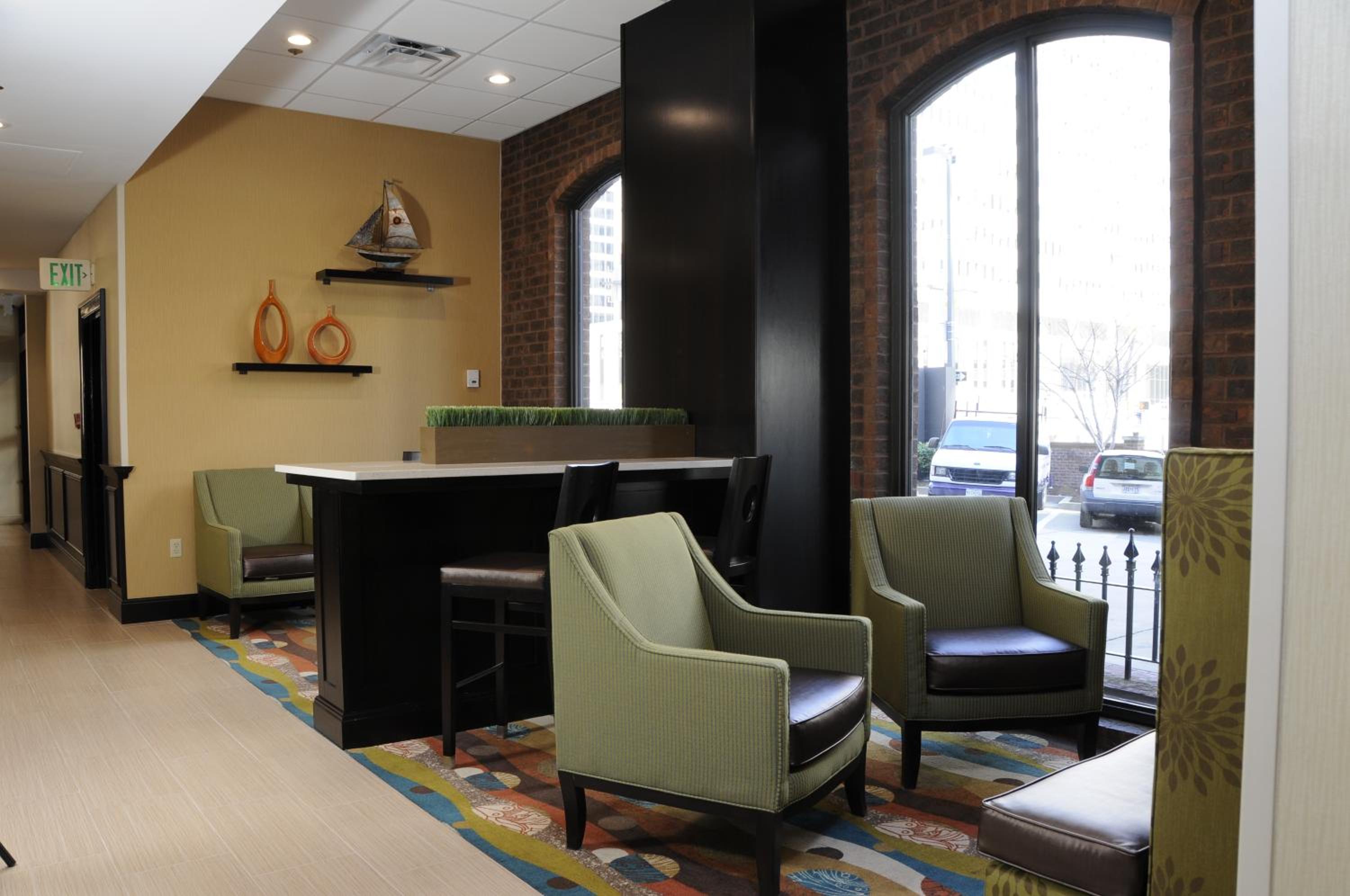 Days Inn by Wyndham Baltimore Inner Harbor - Property Image 1