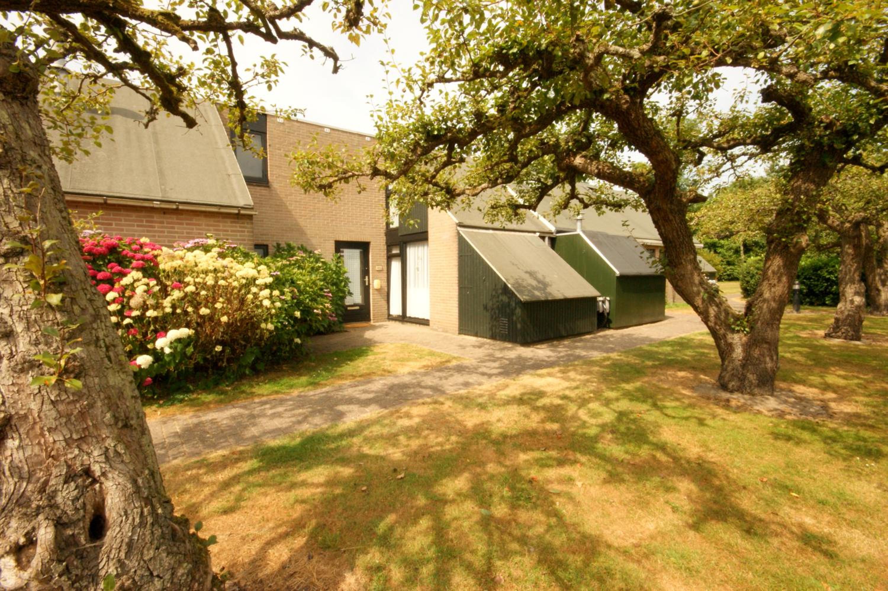 Welcome in - Vakantiehuis met ruime tuin, gezamenlijk zwembad, Haaijmanweg 5-118 view 3
