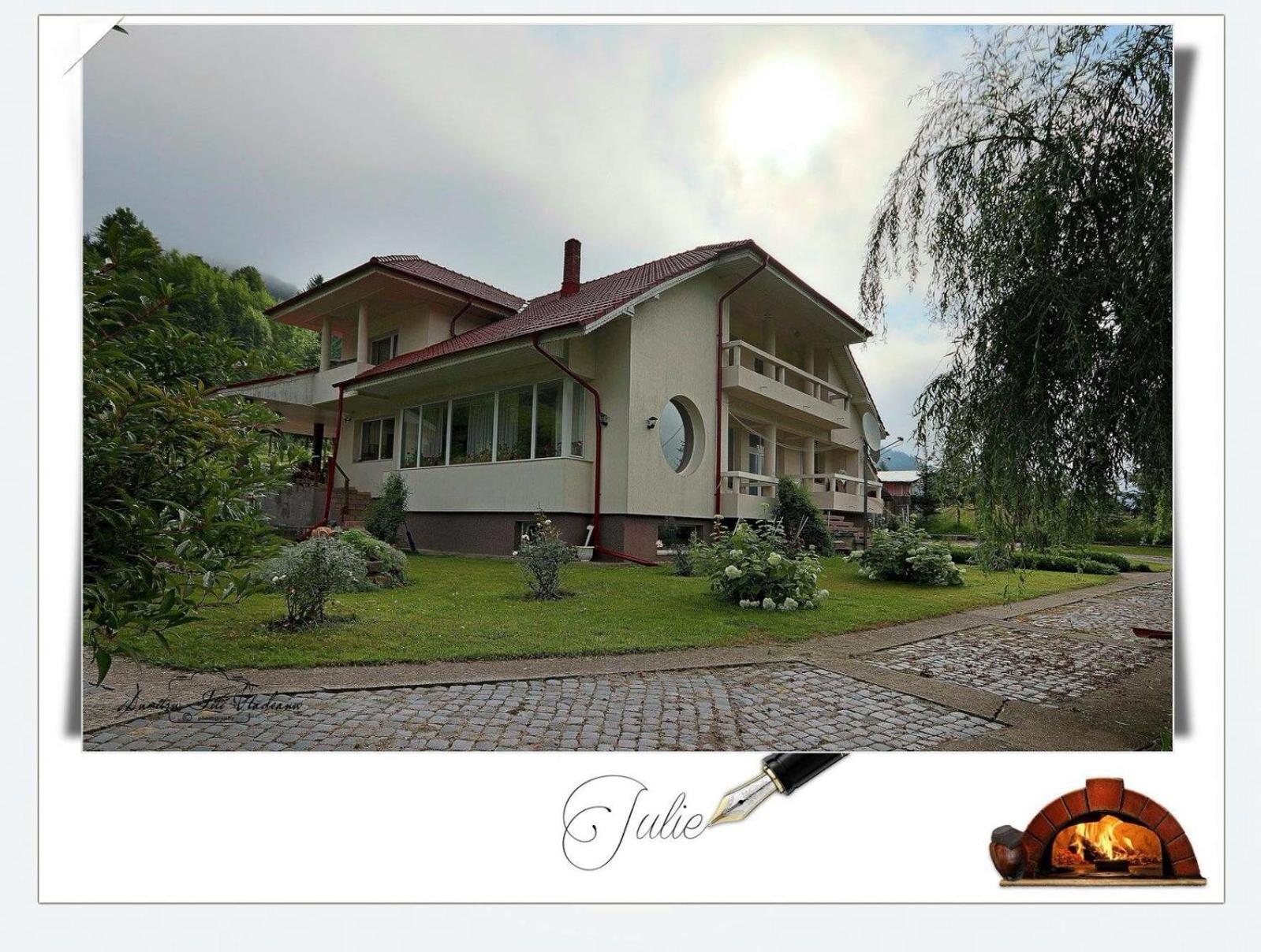 Pensiunea Aurora Izvorul Muntelui view 2