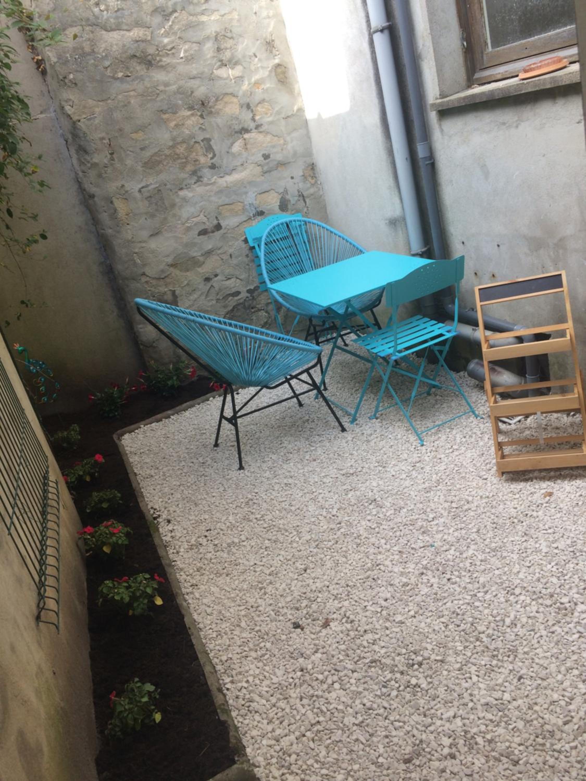 Joli Studio Plein Centre de Milly la Forêt