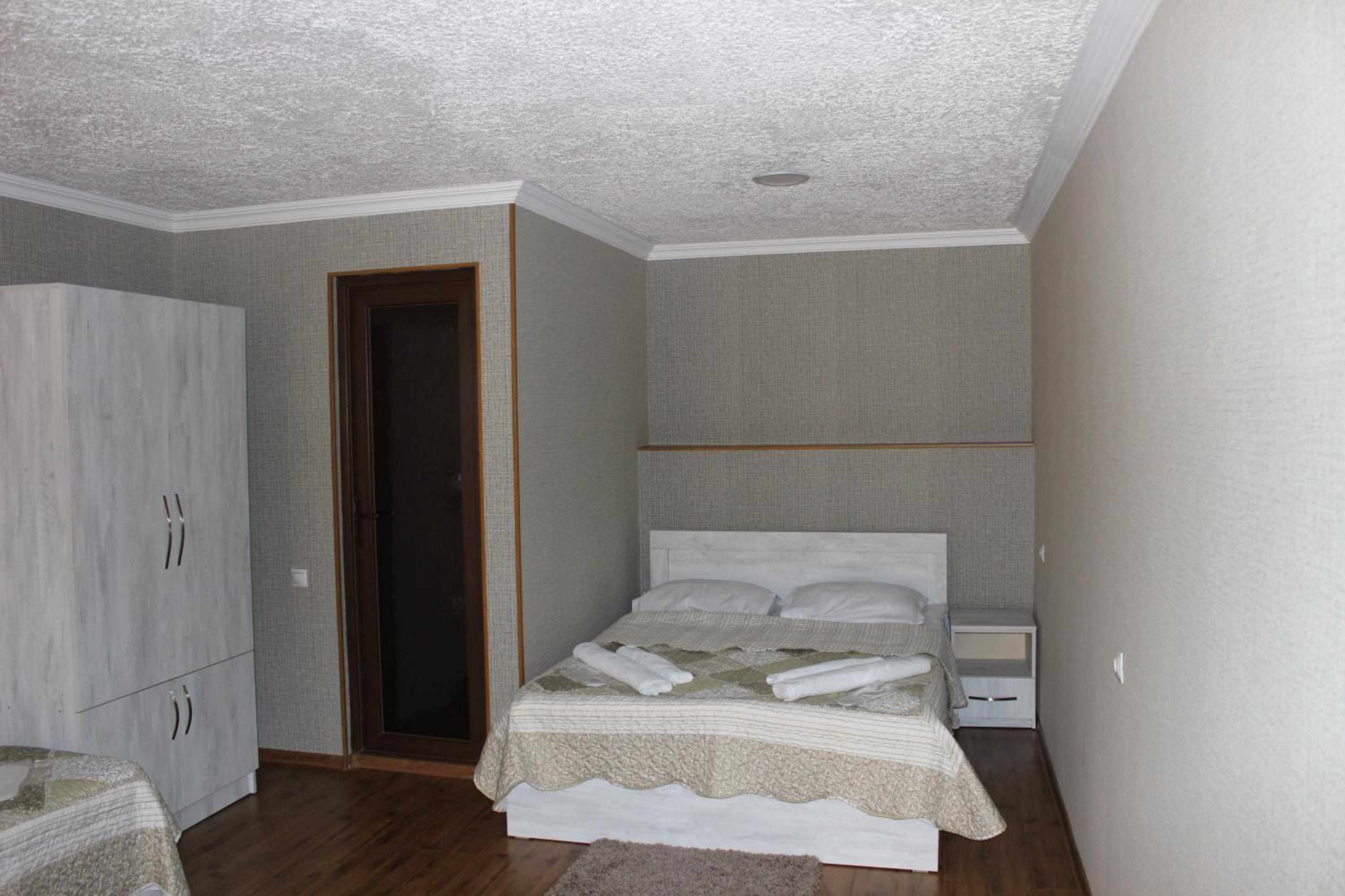 Photo 33