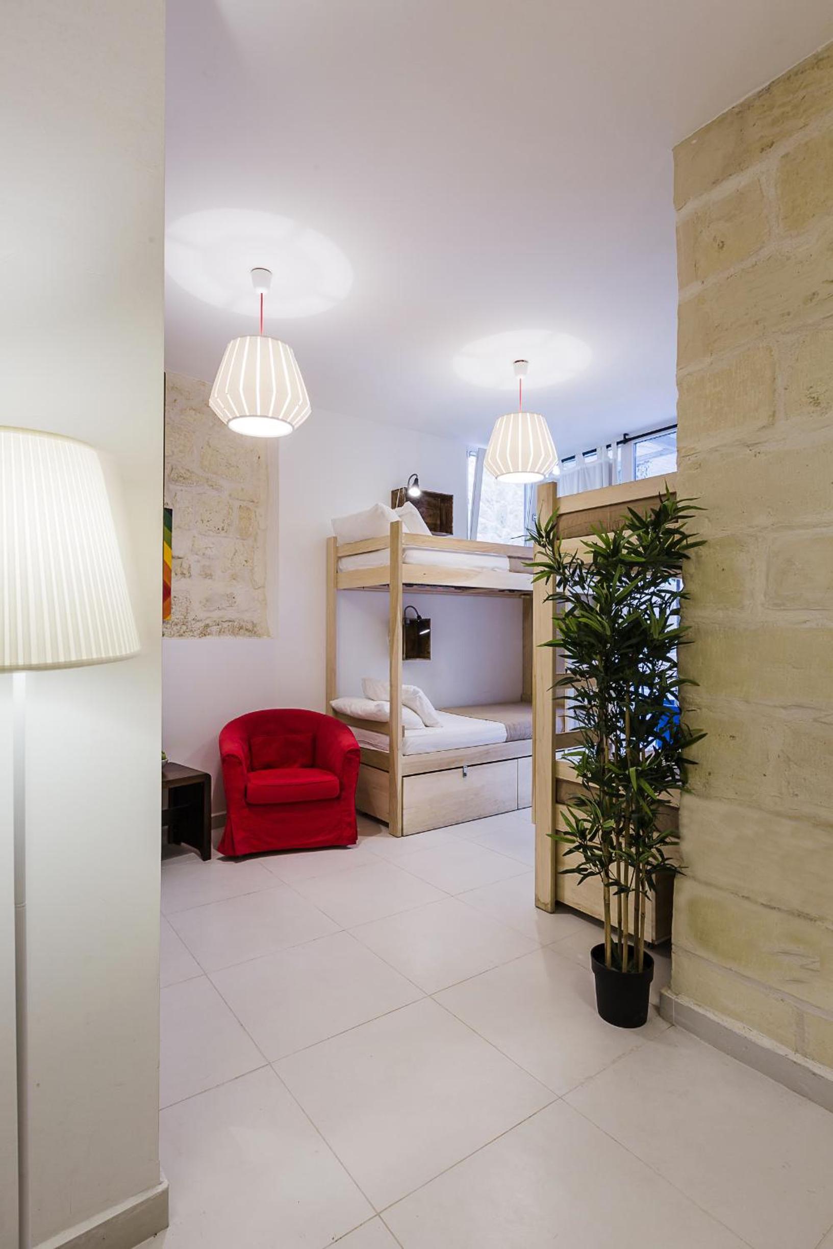 Two Pillows Boutique Hostel