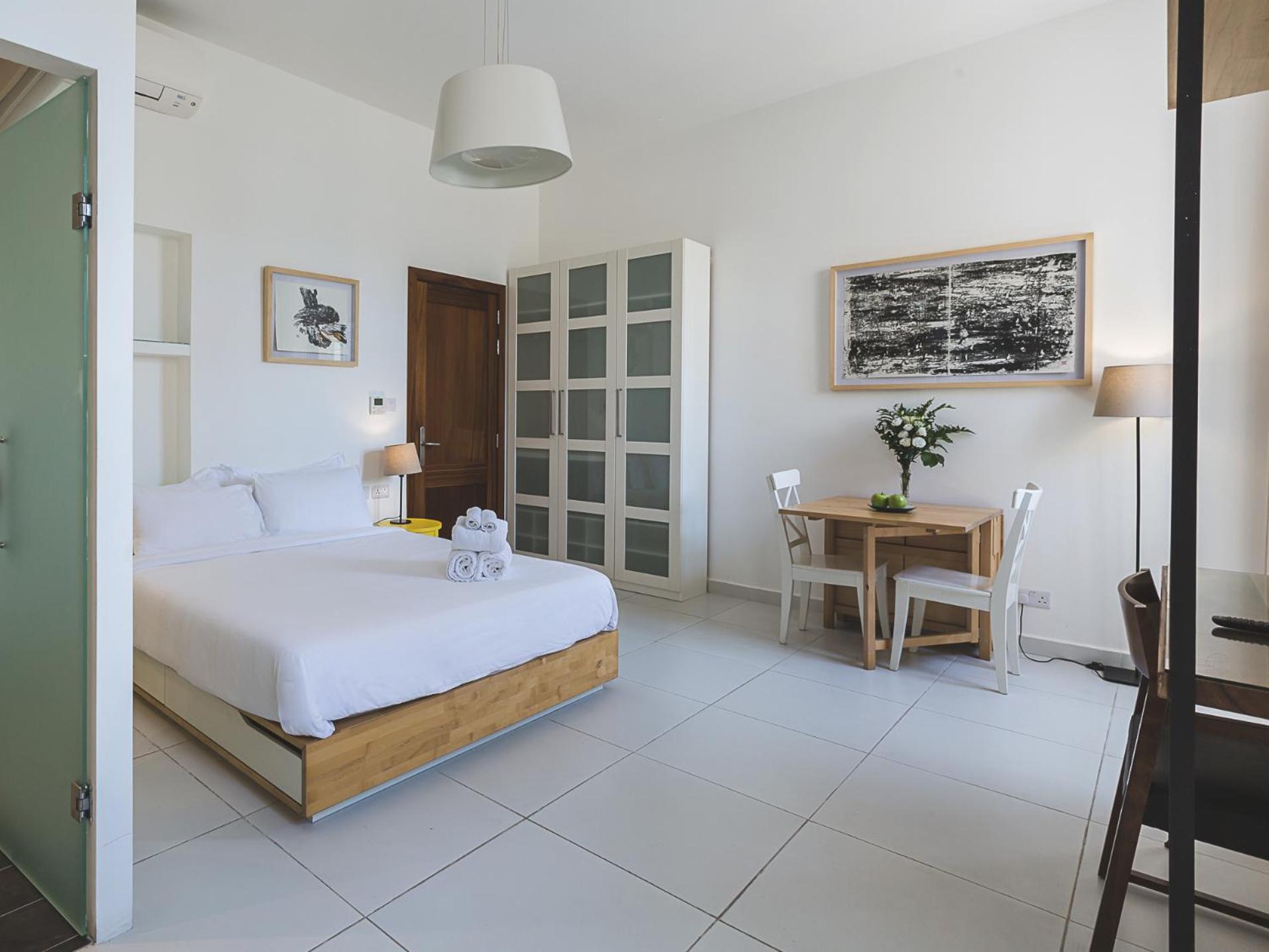 Two Pillows Boutique Hostel