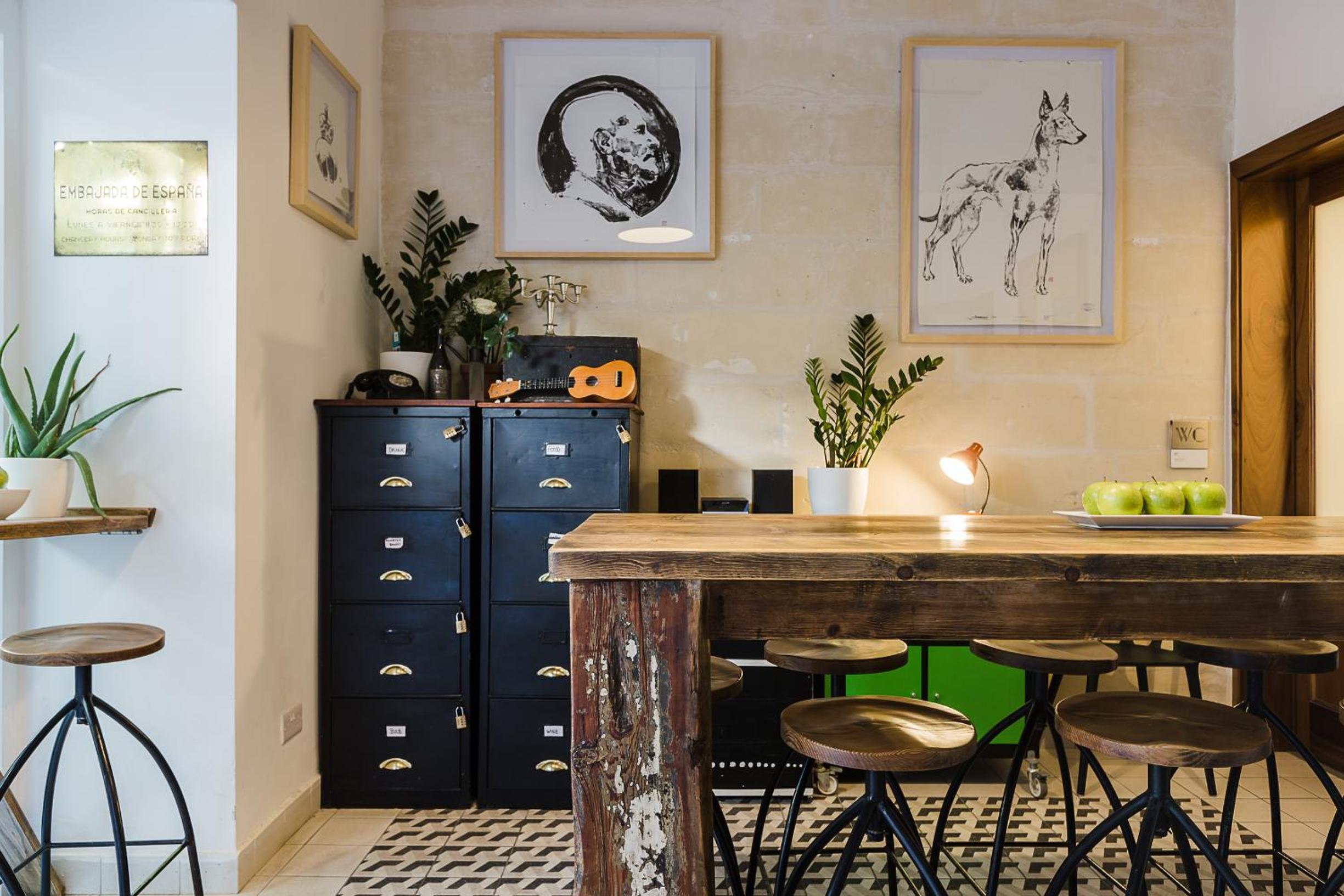 Two Pillows Boutique Hostel